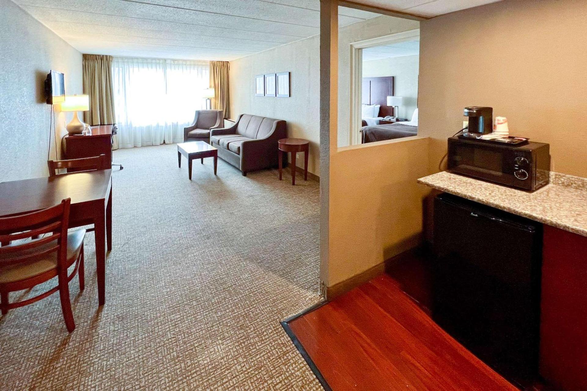 Quality Inn & Suites Orland Park - Chicago photo 24