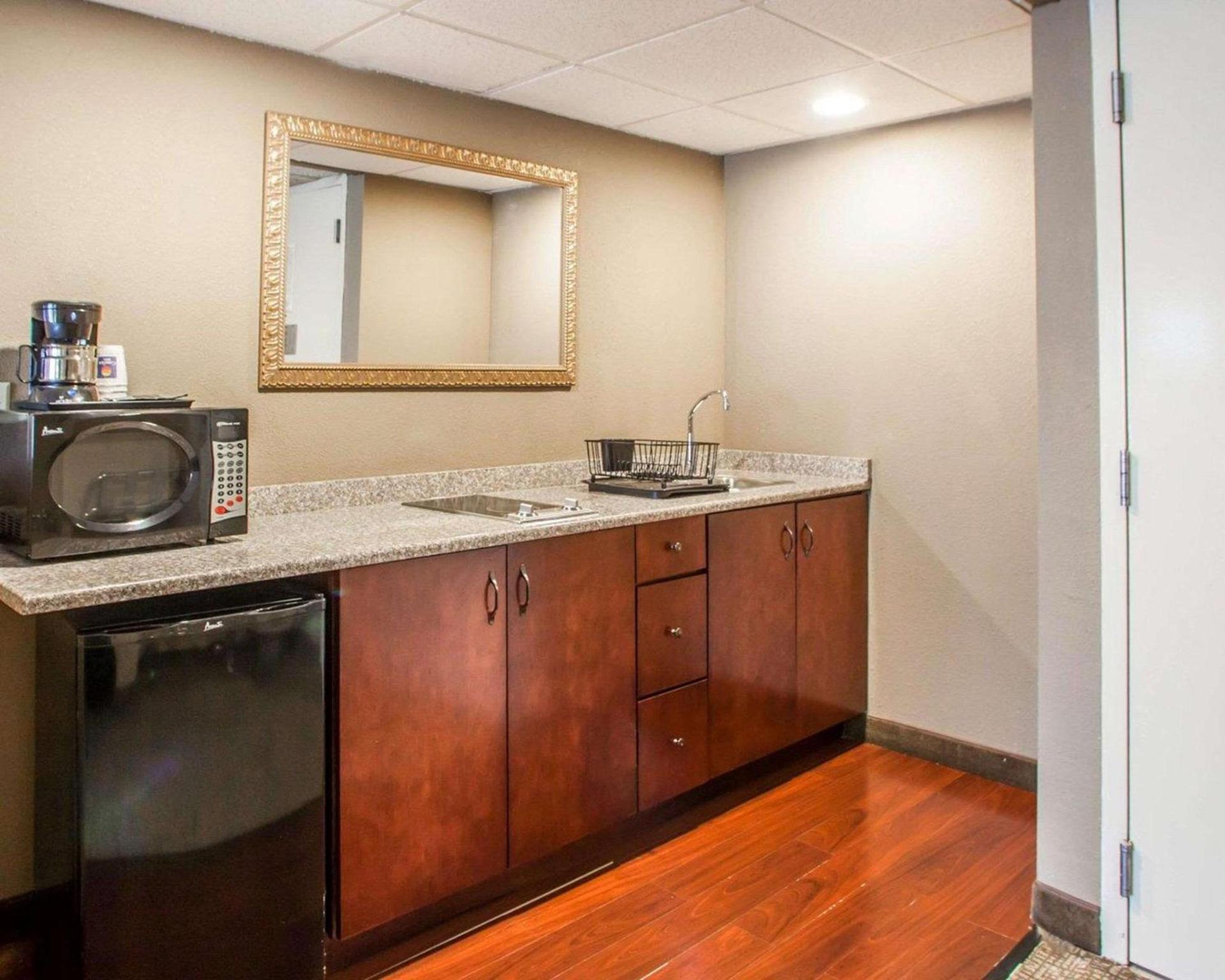 Quality Inn & Suites Orland Park - Chicago photo 4