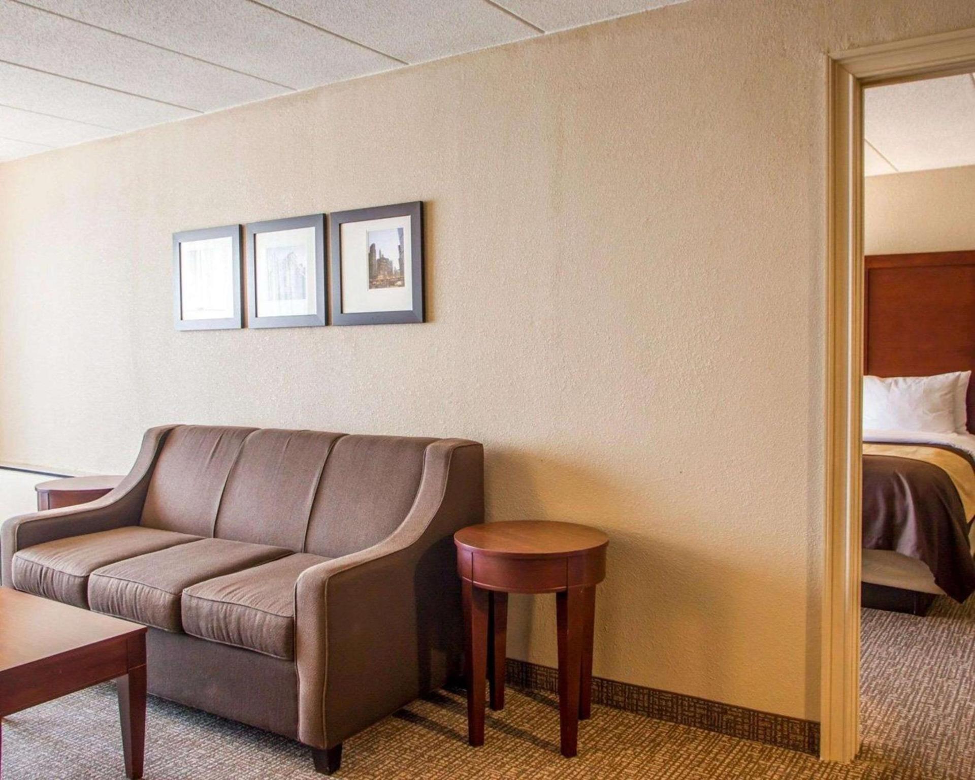Quality Inn & Suites Orland Park - Chicago photo 16