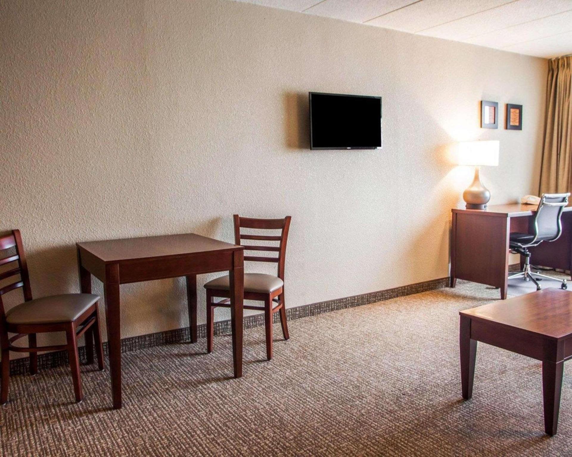 Quality Inn & Suites Orland Park - Chicago photo 21