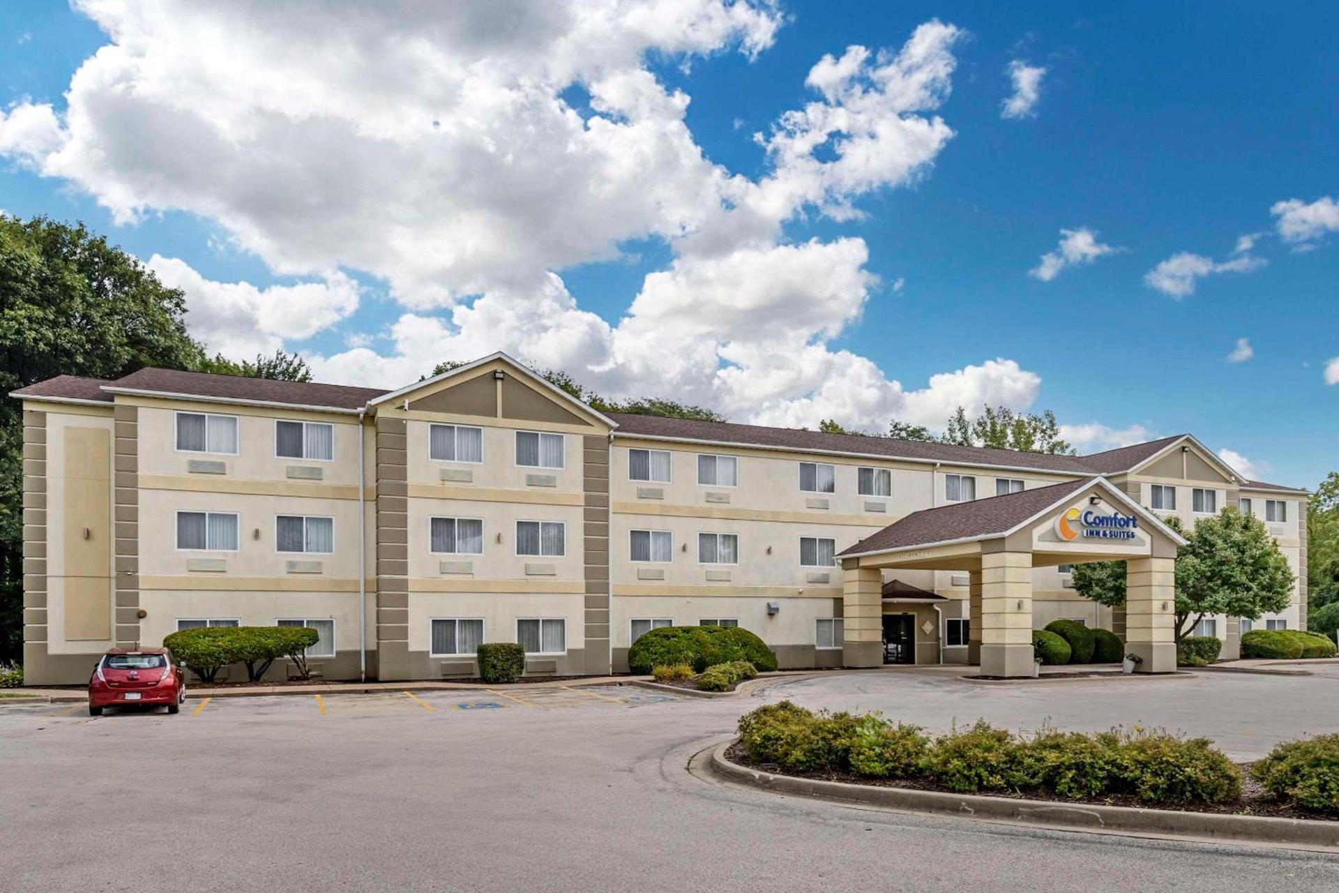 Comfort Inn & Suites East Moline near I-80 — hotel in East Moline