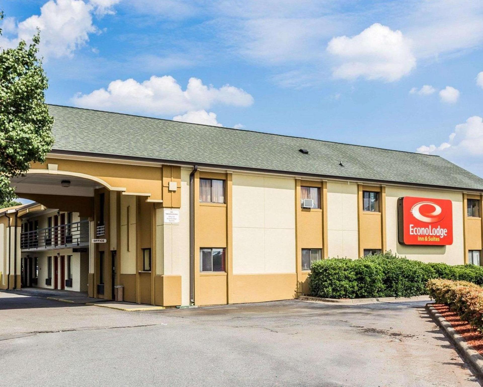 Econo Lodge Inn & Suites Matthews - Charlotte photo 2
