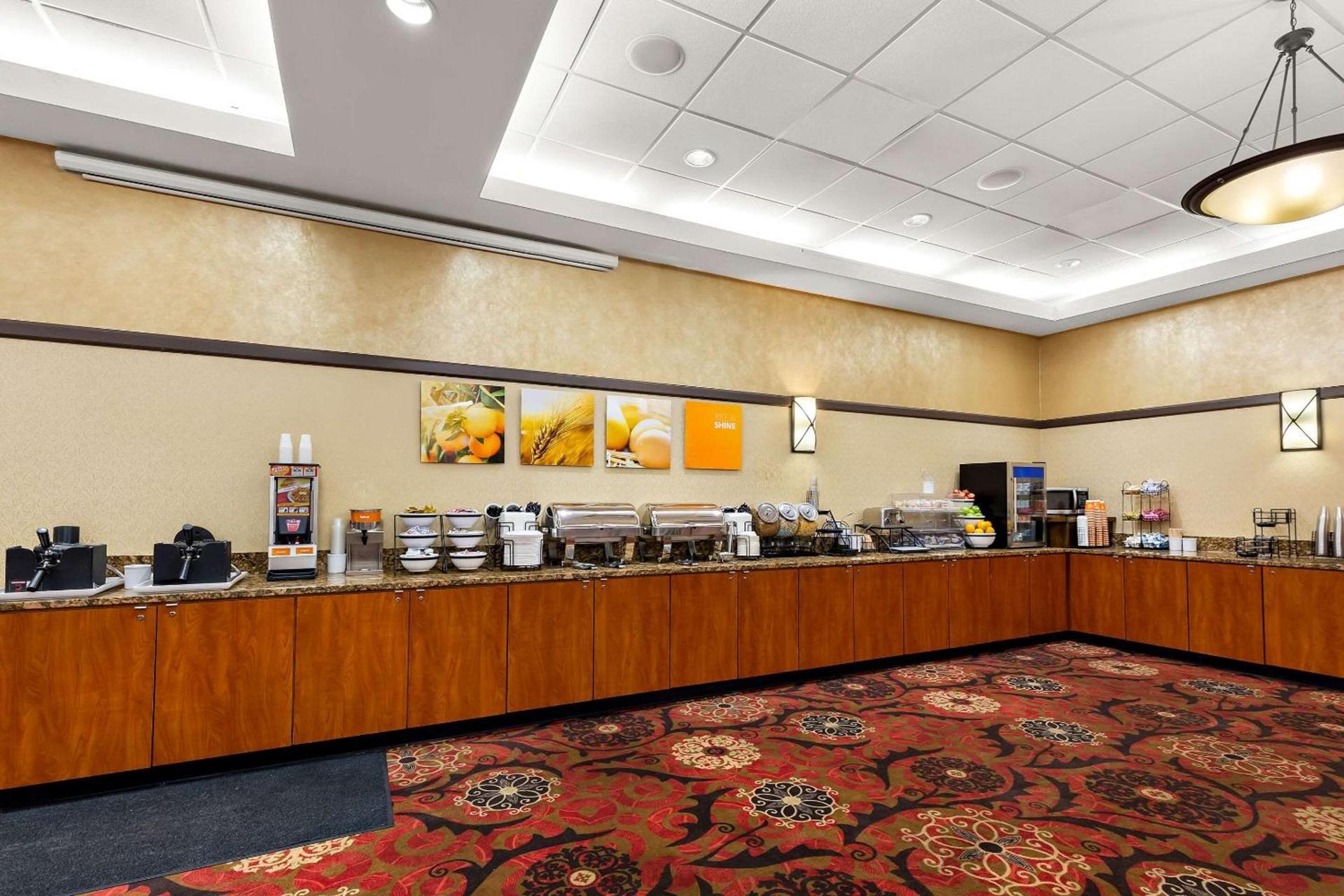 Comfort Inn St Louis - Westport Event Center photo 17