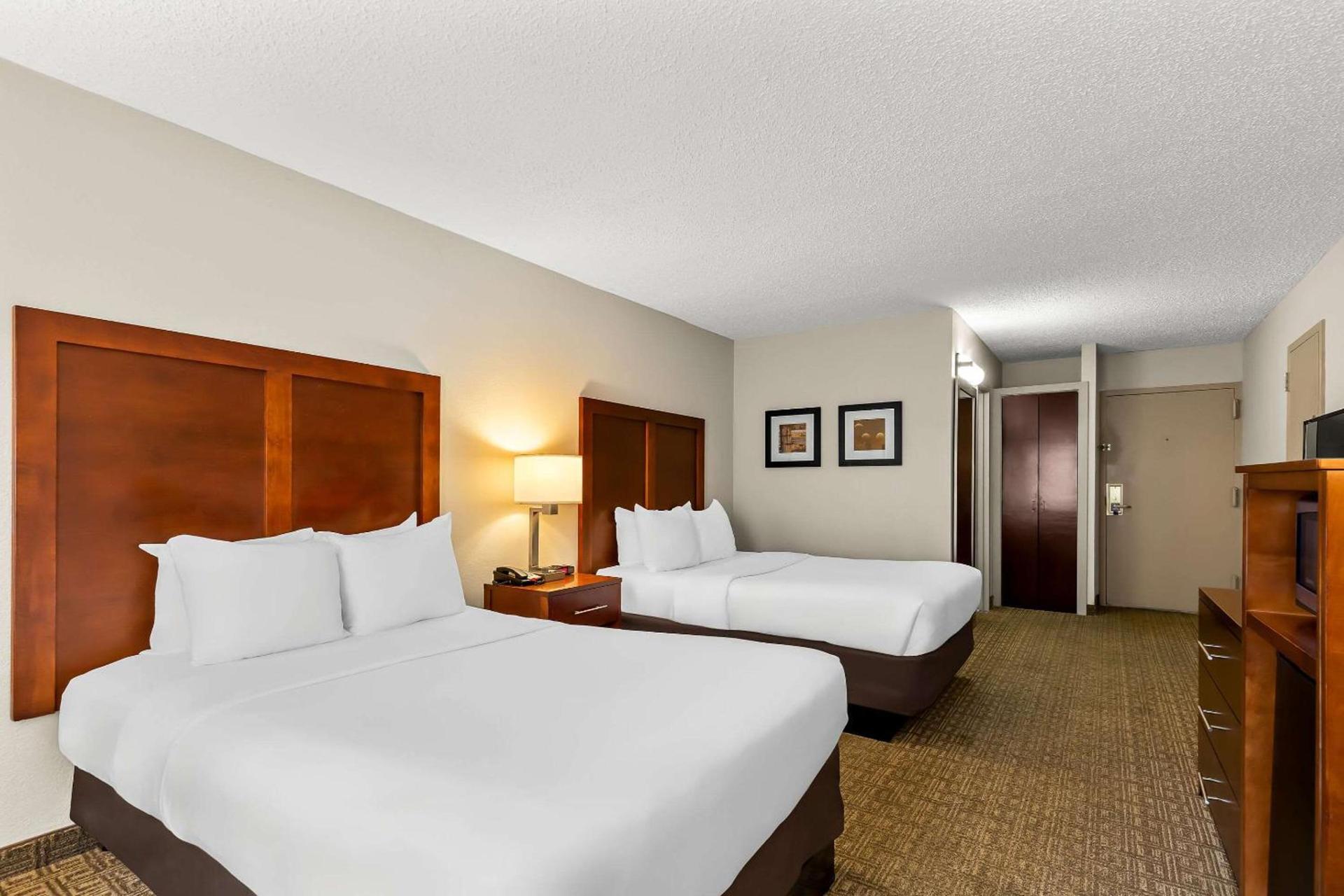 Comfort Inn St Louis - Westport Event Center photo 5