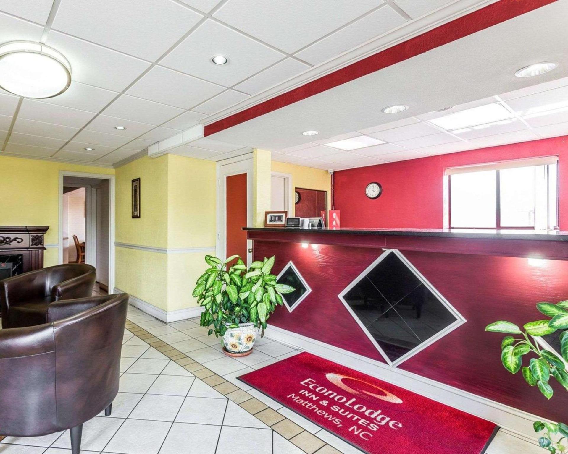 Econo Lodge Inn & Suites Matthews - Charlotte photo 5