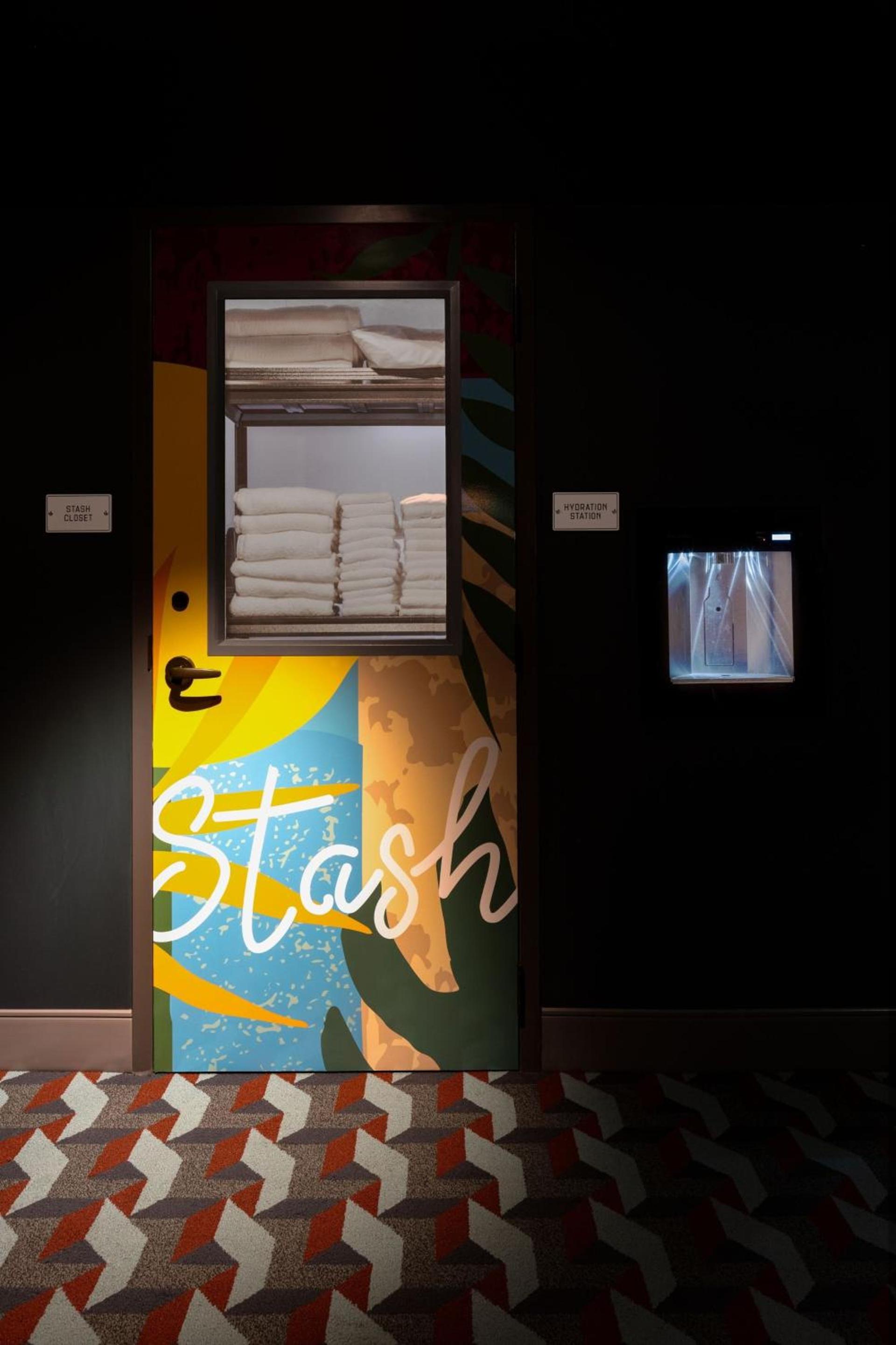 Moxy St. Petersburg Downtown photo 36