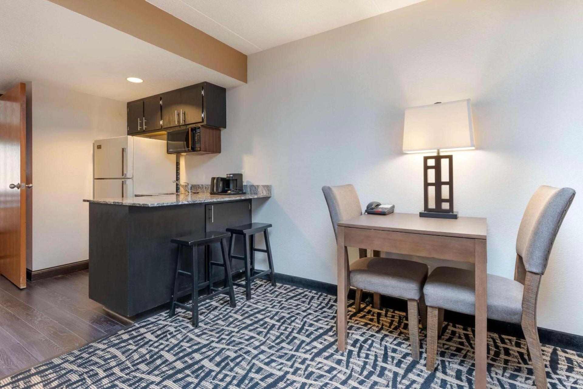 Quality Inn & Suites Mayo Clinic Area photo 13