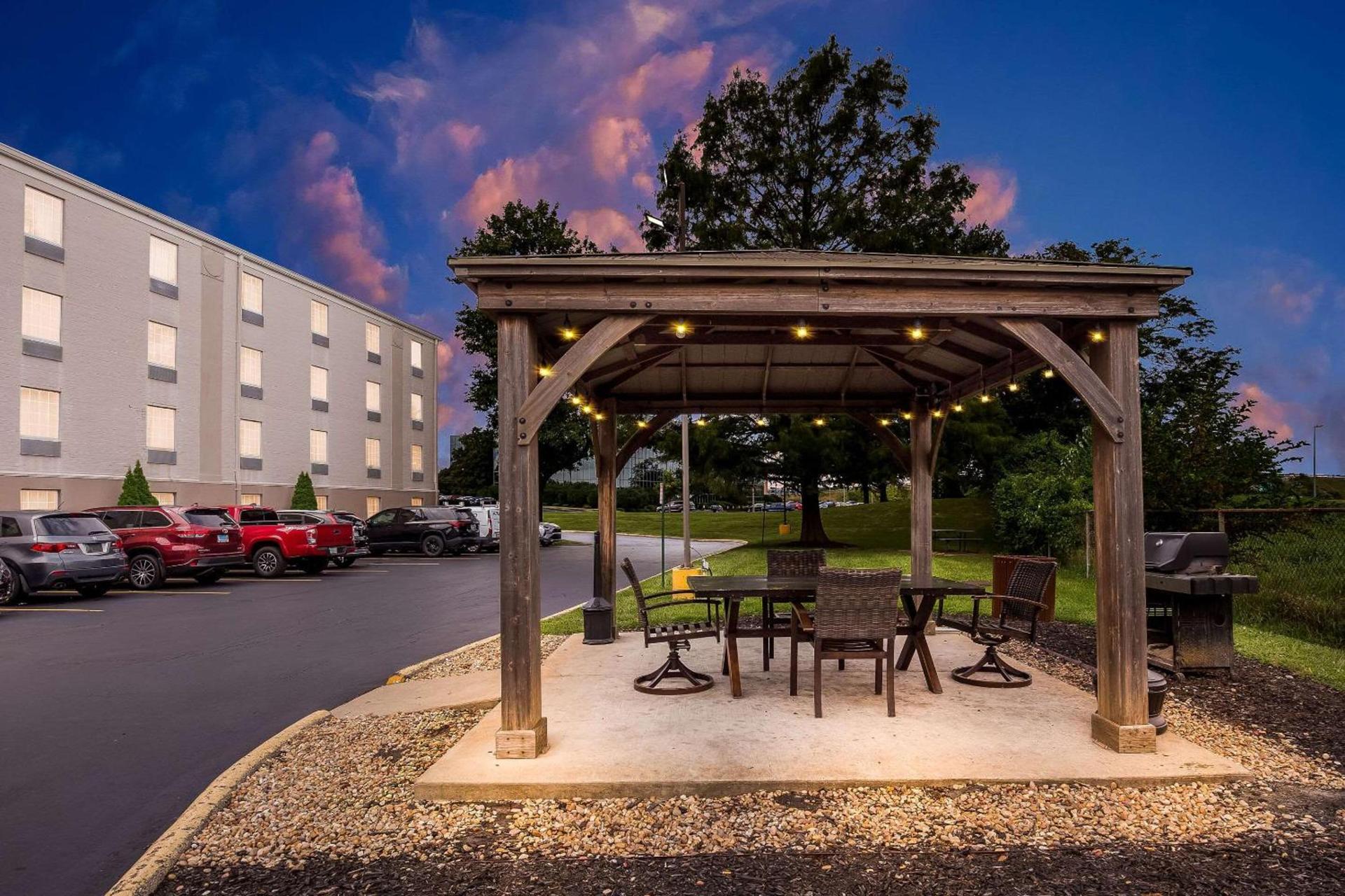 Comfort Inn St Louis - Westport Event Center photo 18