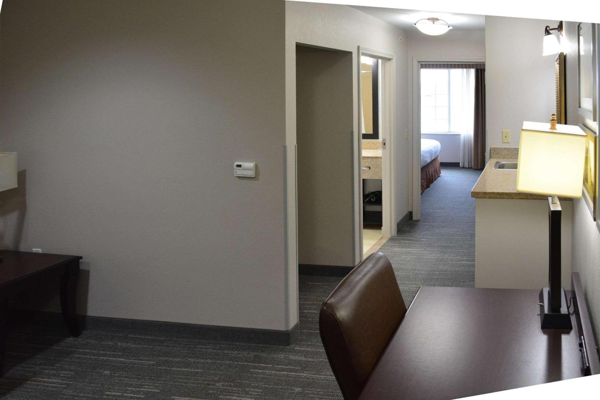 Country Inn & Suites by Radisson, Oklahoma City - Quail Springs, OK photo 6