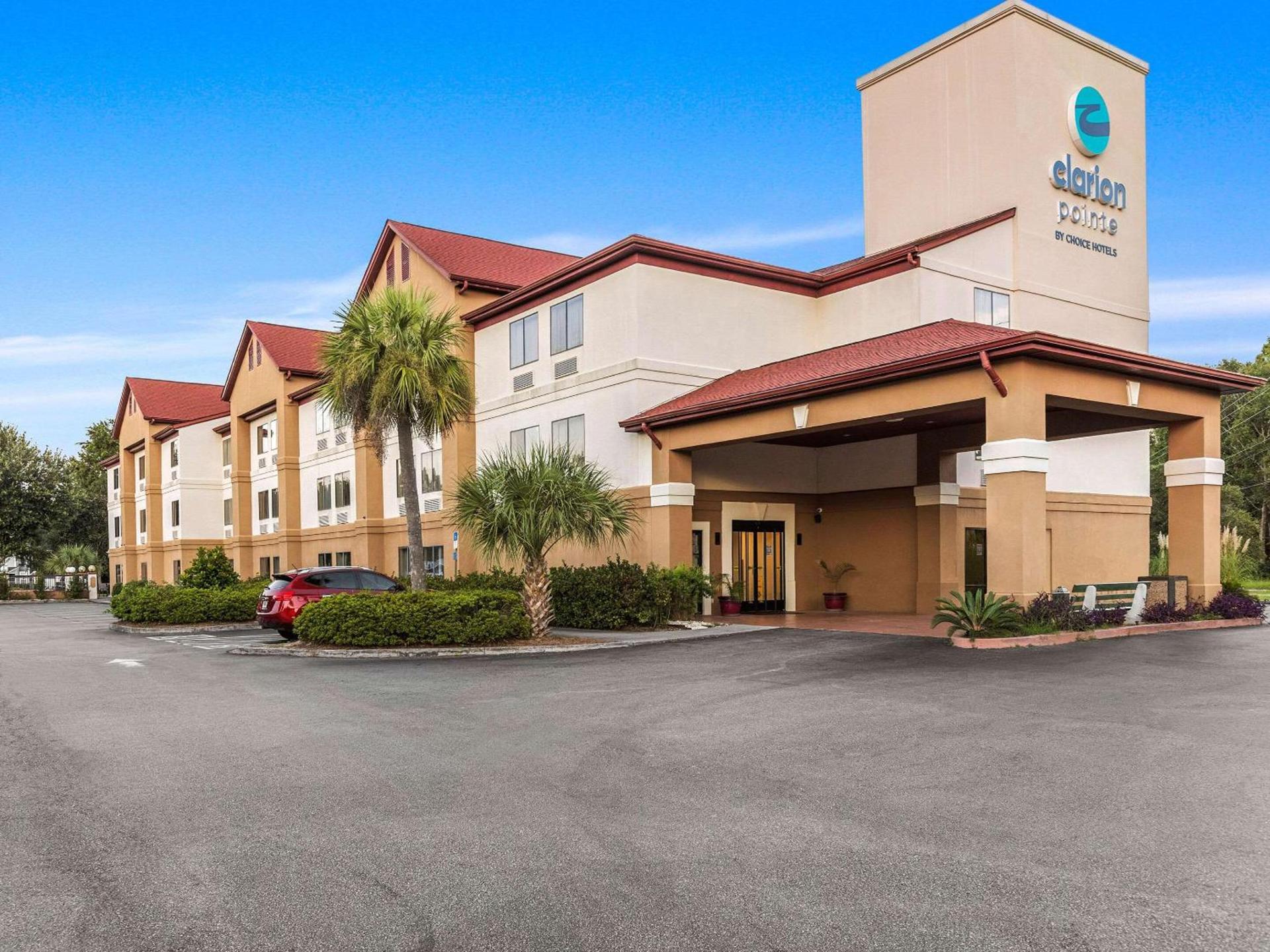 Clarion Pointe Savannah Gateway I-95 photo 1