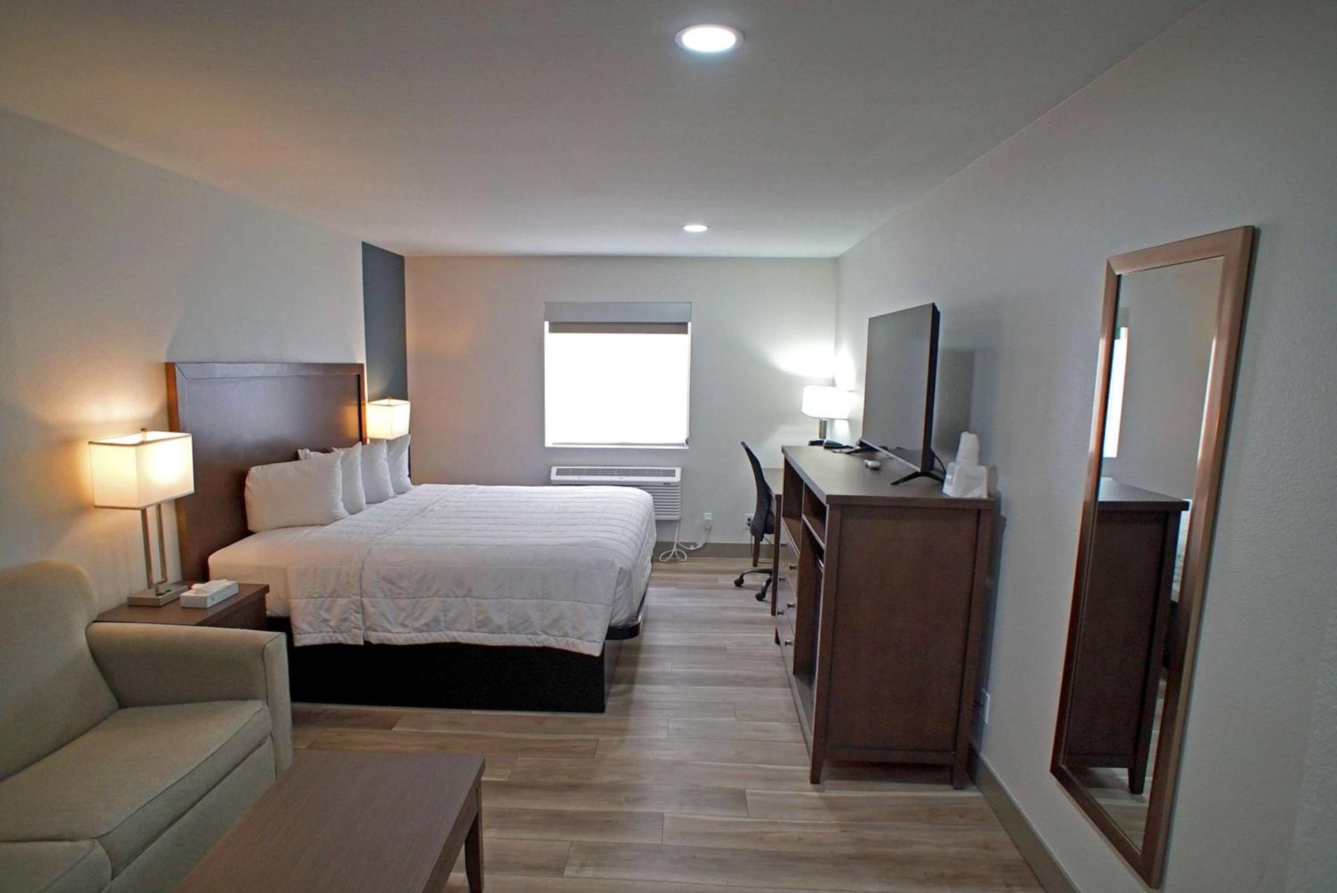 Baymont by Wyndham Monte Vista photo 18