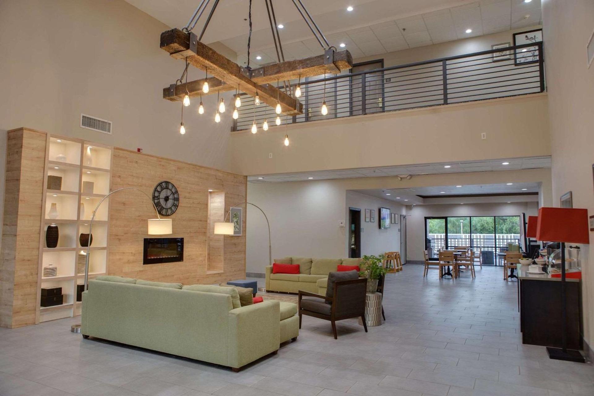 Country Inn & Suites by Radisson, Harlingen, TX photo 4