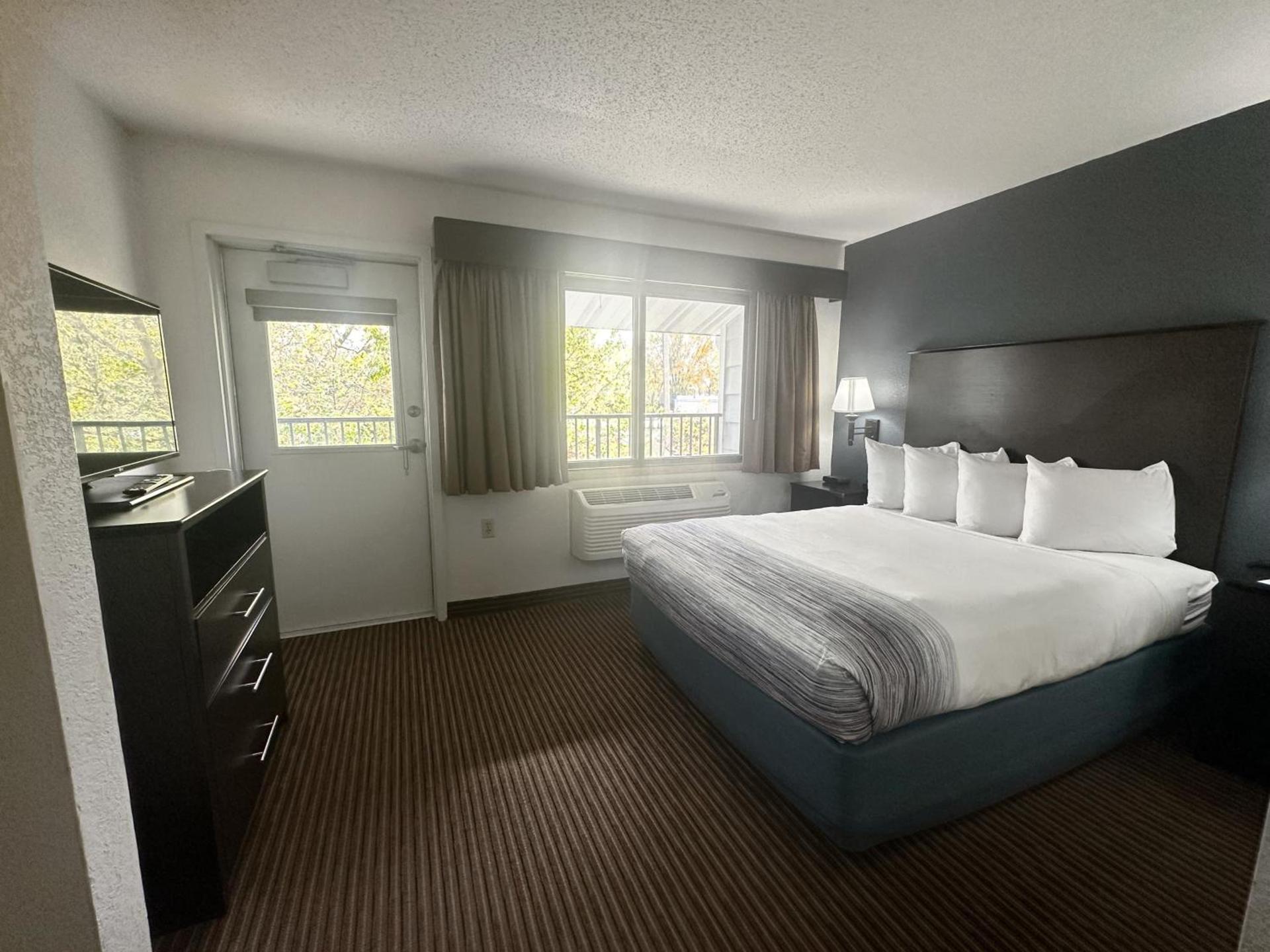 AmericInn by Wyndham Menominee photo 69