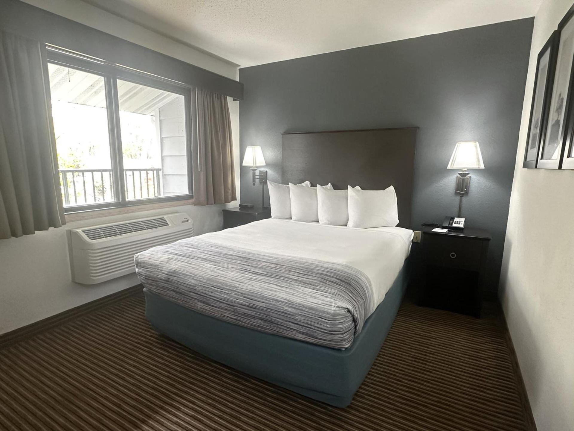 AmericInn by Wyndham Menominee photo 68