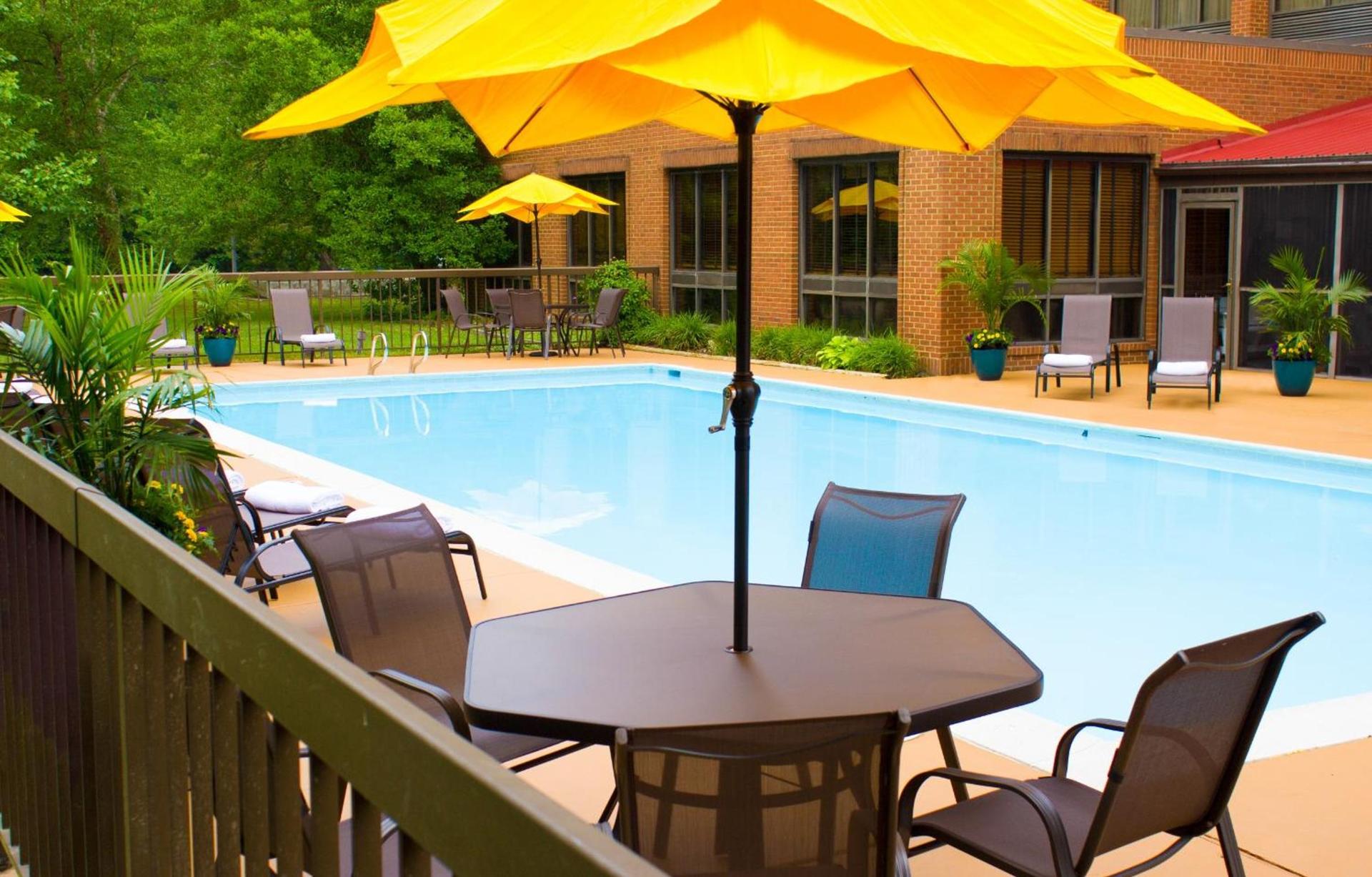 Wyndham Garden Williamsburg Busch Gardens Area photo 9