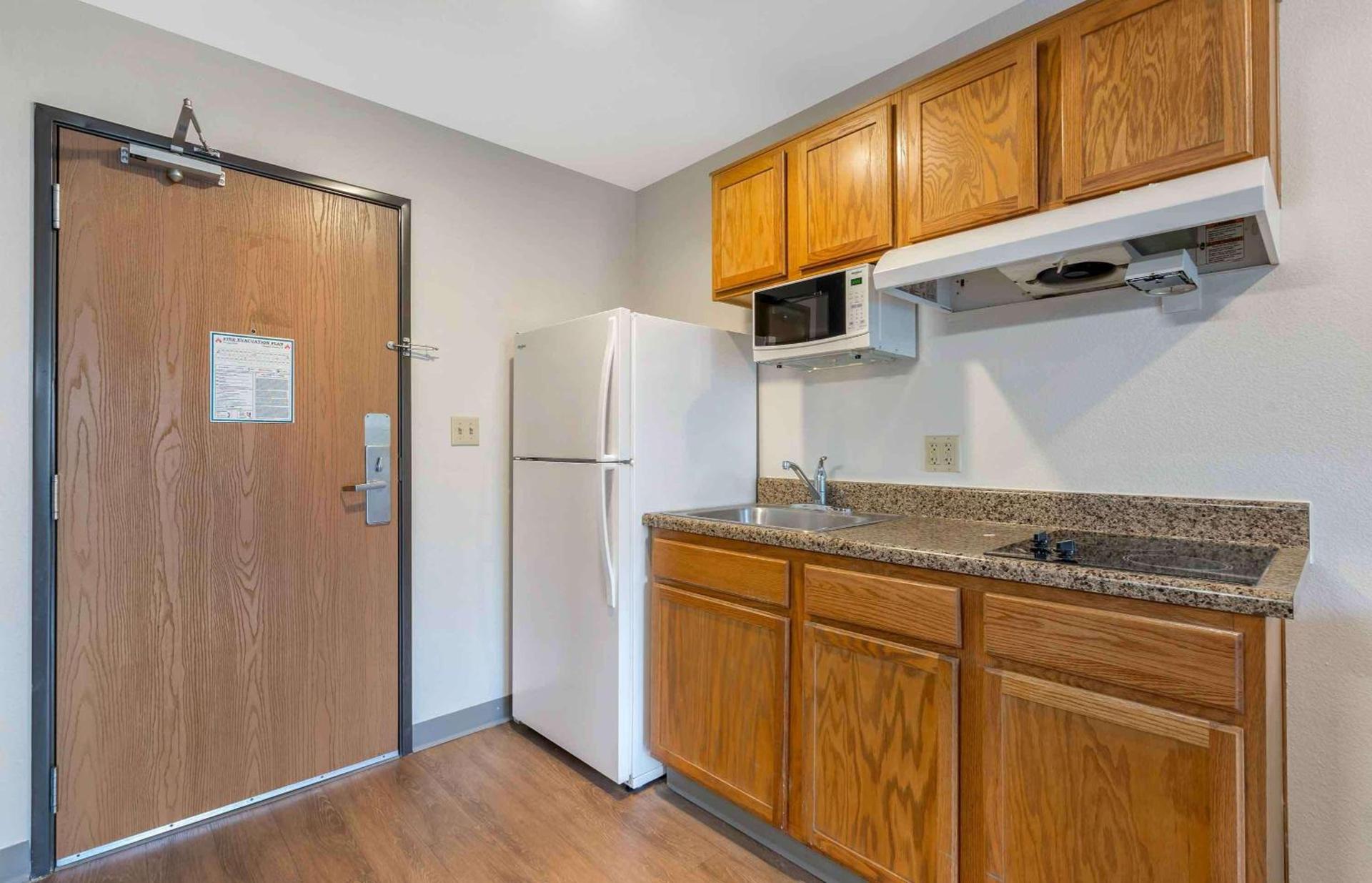 Extended Stay America Select Suites - Orlando - South photo 12