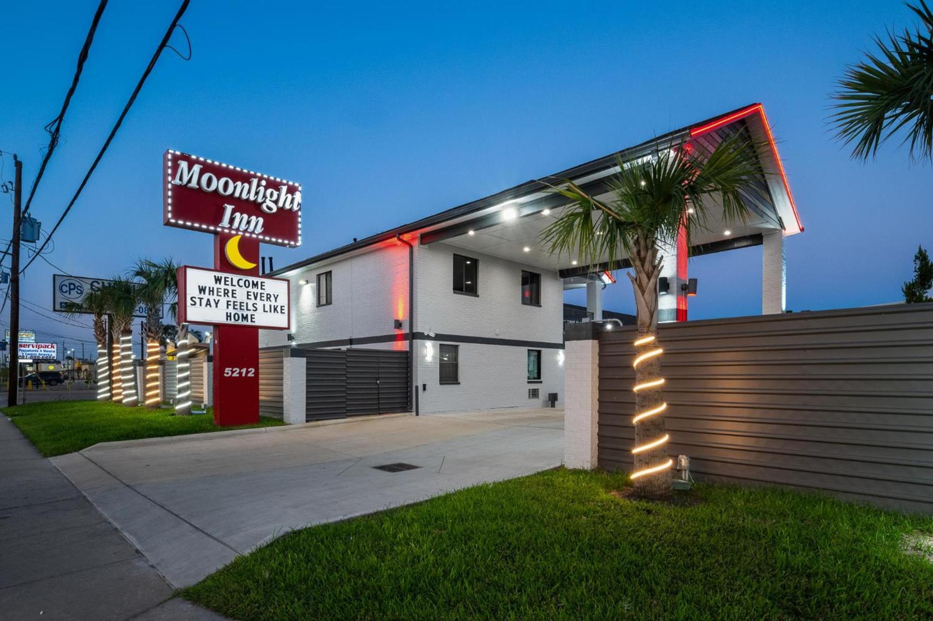 Moonlight Inn - Houston I-45 & Airline photo 12