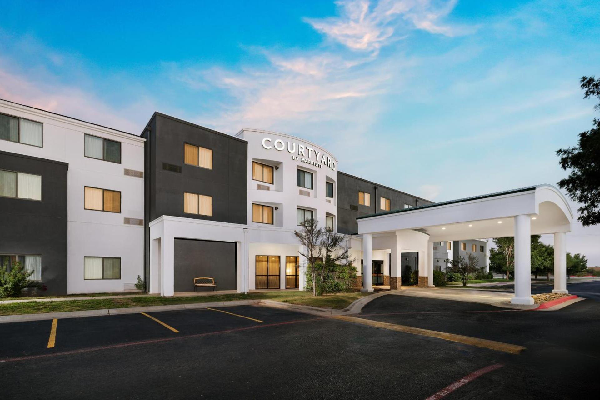 Courtyard by Marriott Amarillo West/Medical Center photo 2