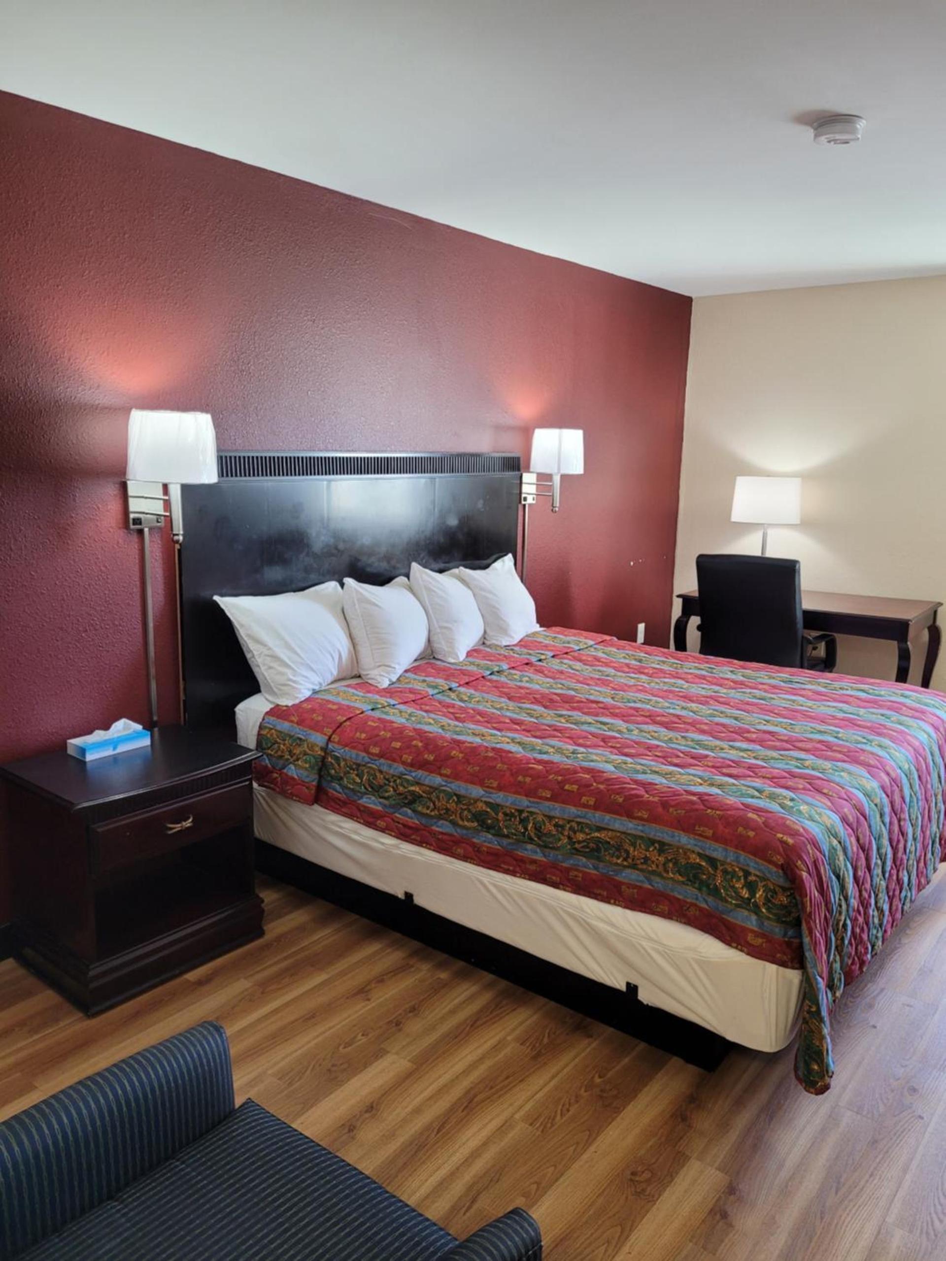 Red Crown Inn photo 68