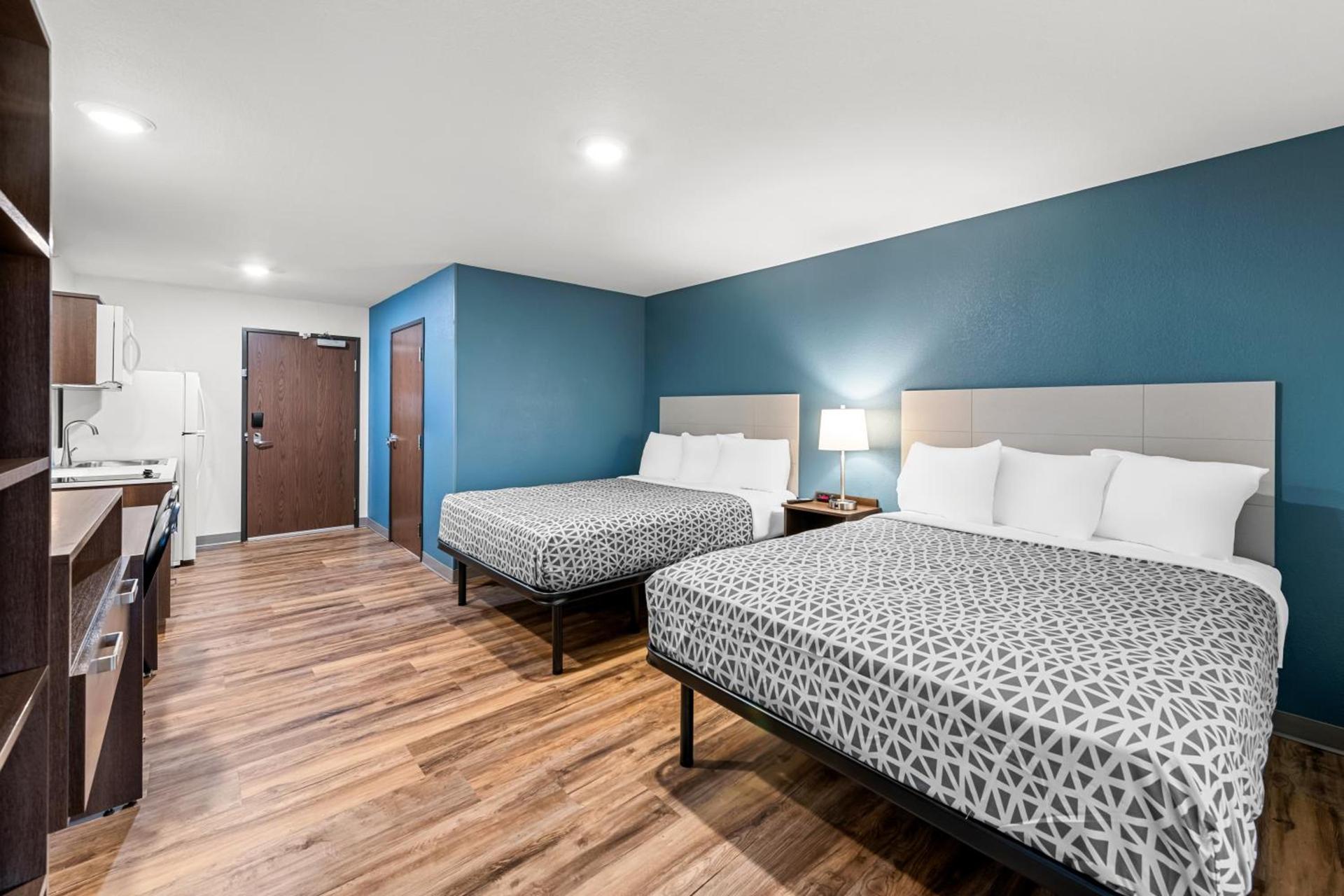 WoodSpring Suites Kansas City Airport photo 5