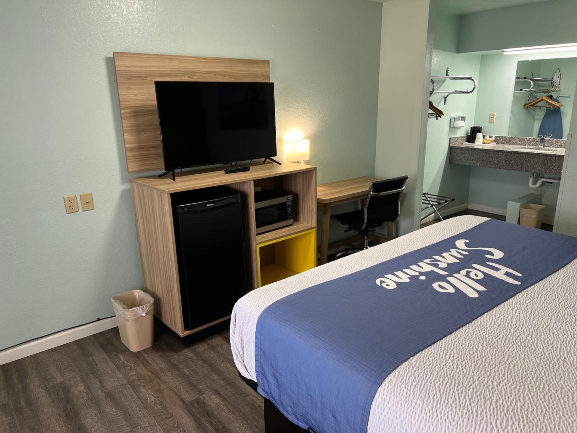 Days Inn by Wyndham Pratt photo 7