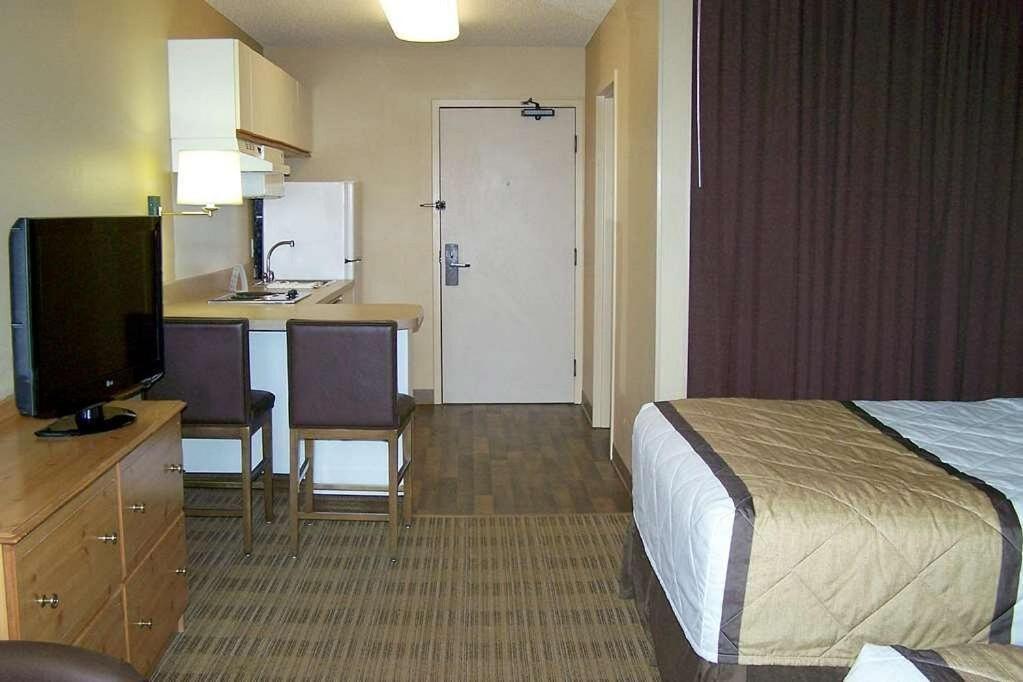 MainStay Suites Las Vegas Convention Center photo 3