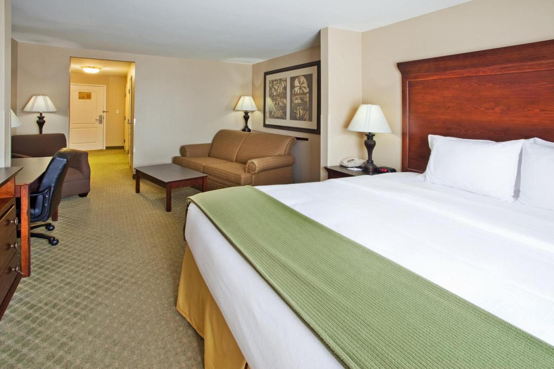 Holiday Inn Express Savannah Airport by IHG photo 41