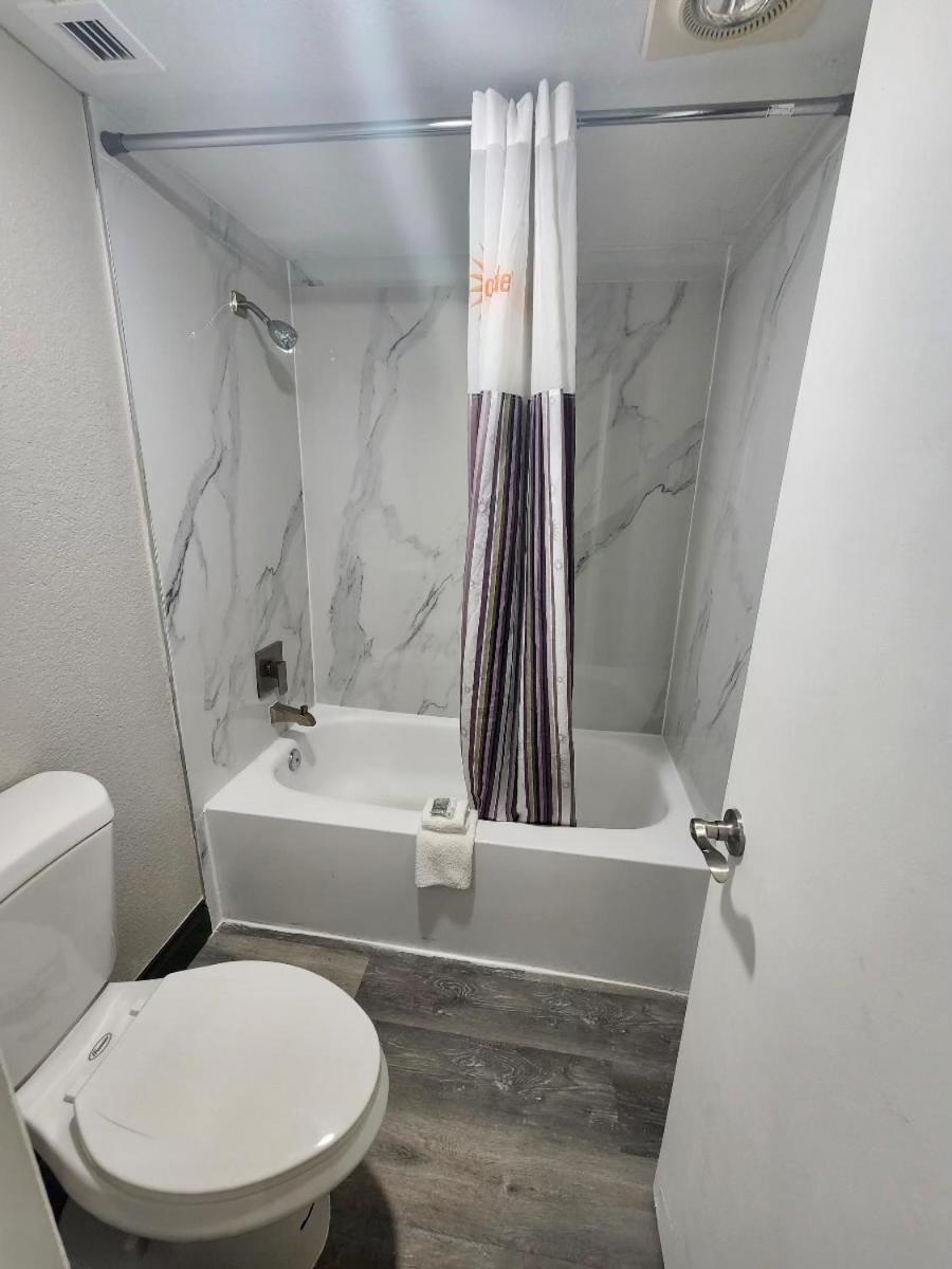 La Quinta Inn by Wyndham Bossier City photo 29