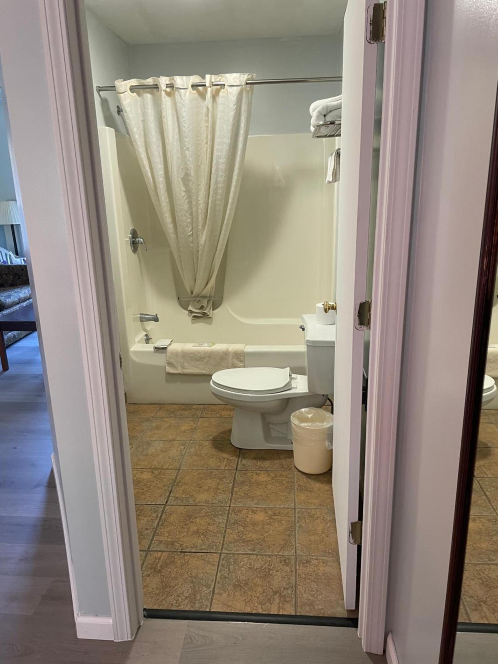 Perry-O Inn & Suites photo 26