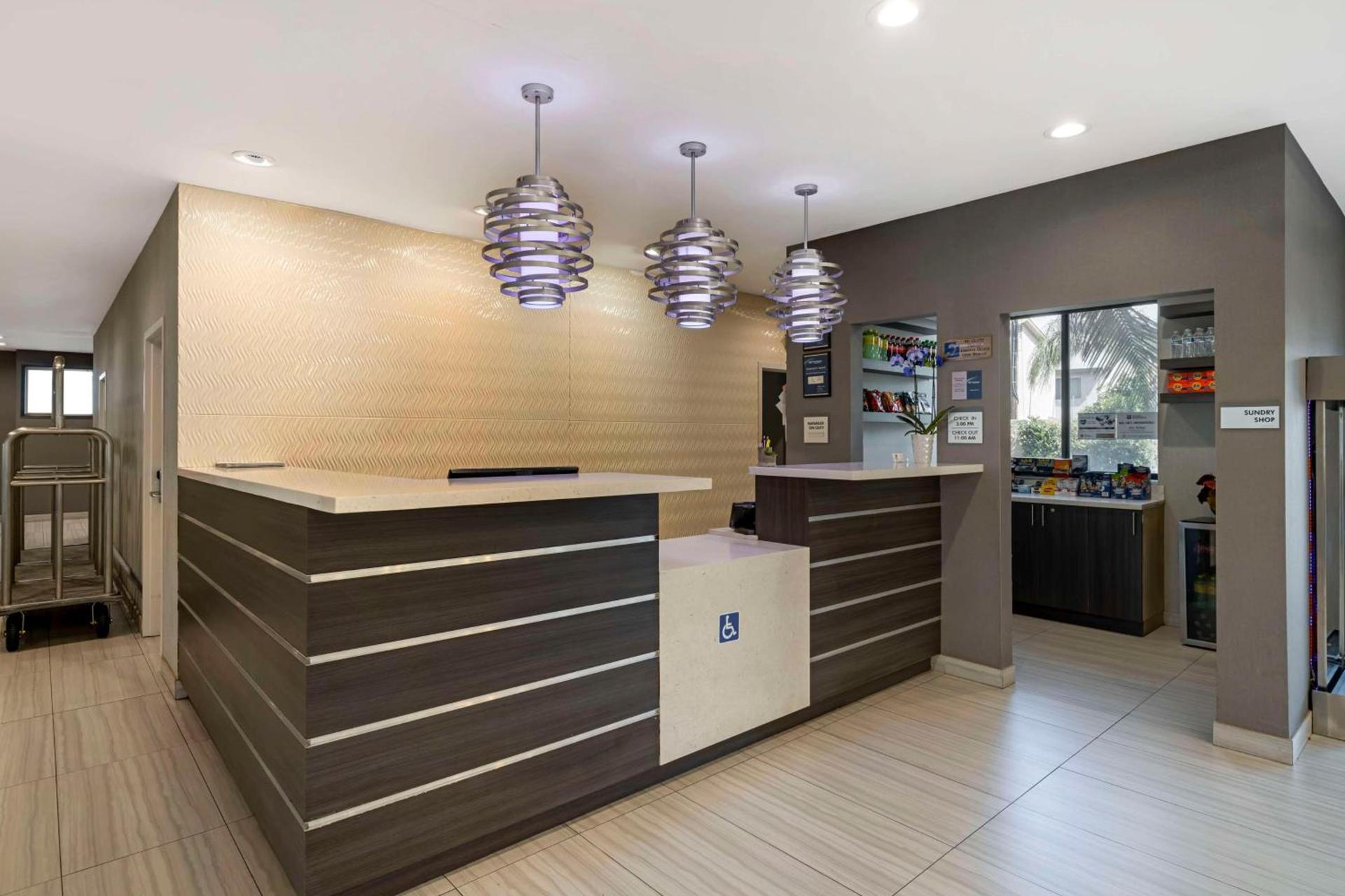 Best Western Plus Gardena-Los Angeles Inn & Suites photo 8