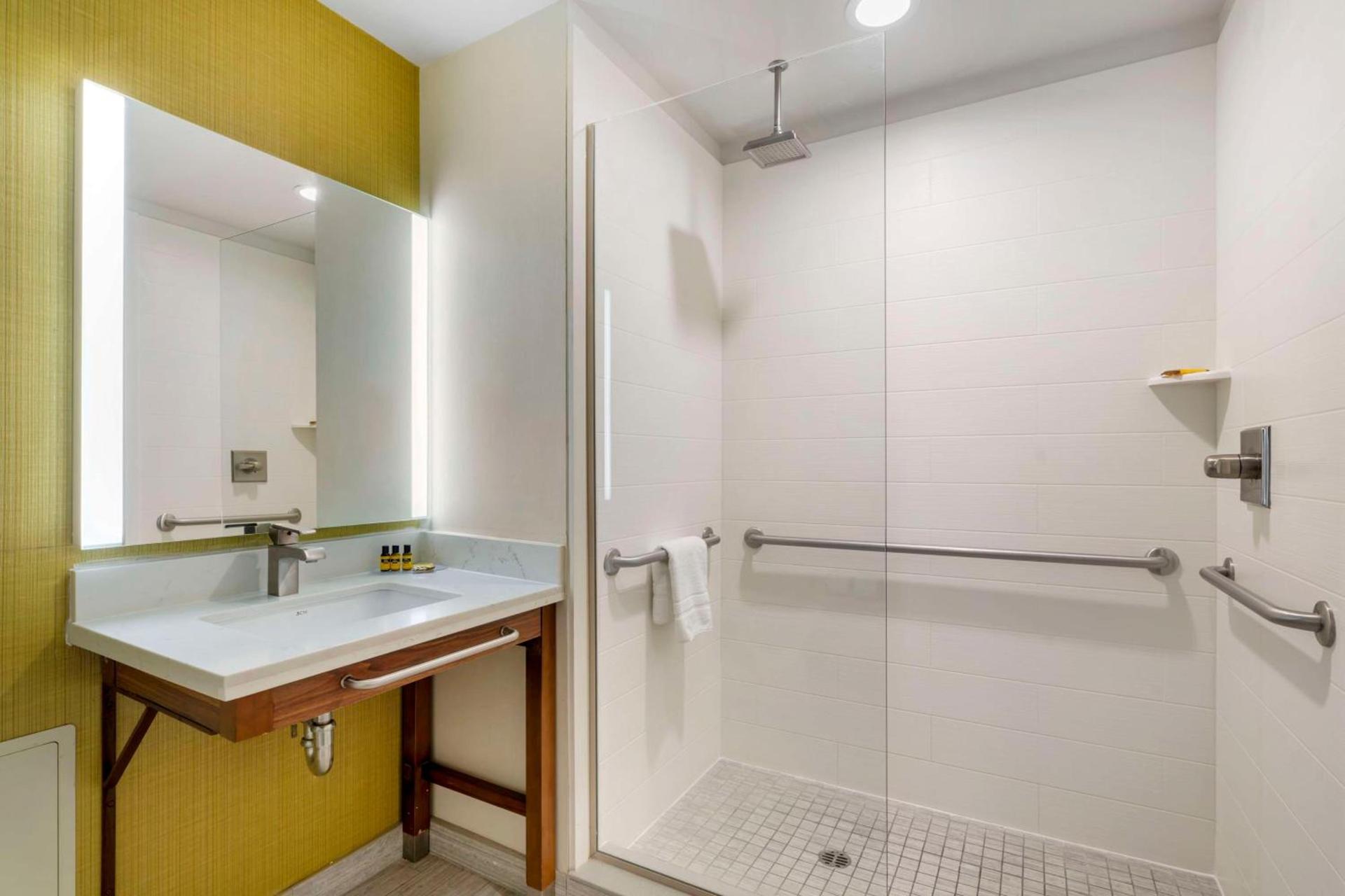 Best Western Plus Gardena-Los Angeles Inn & Suites photo 18