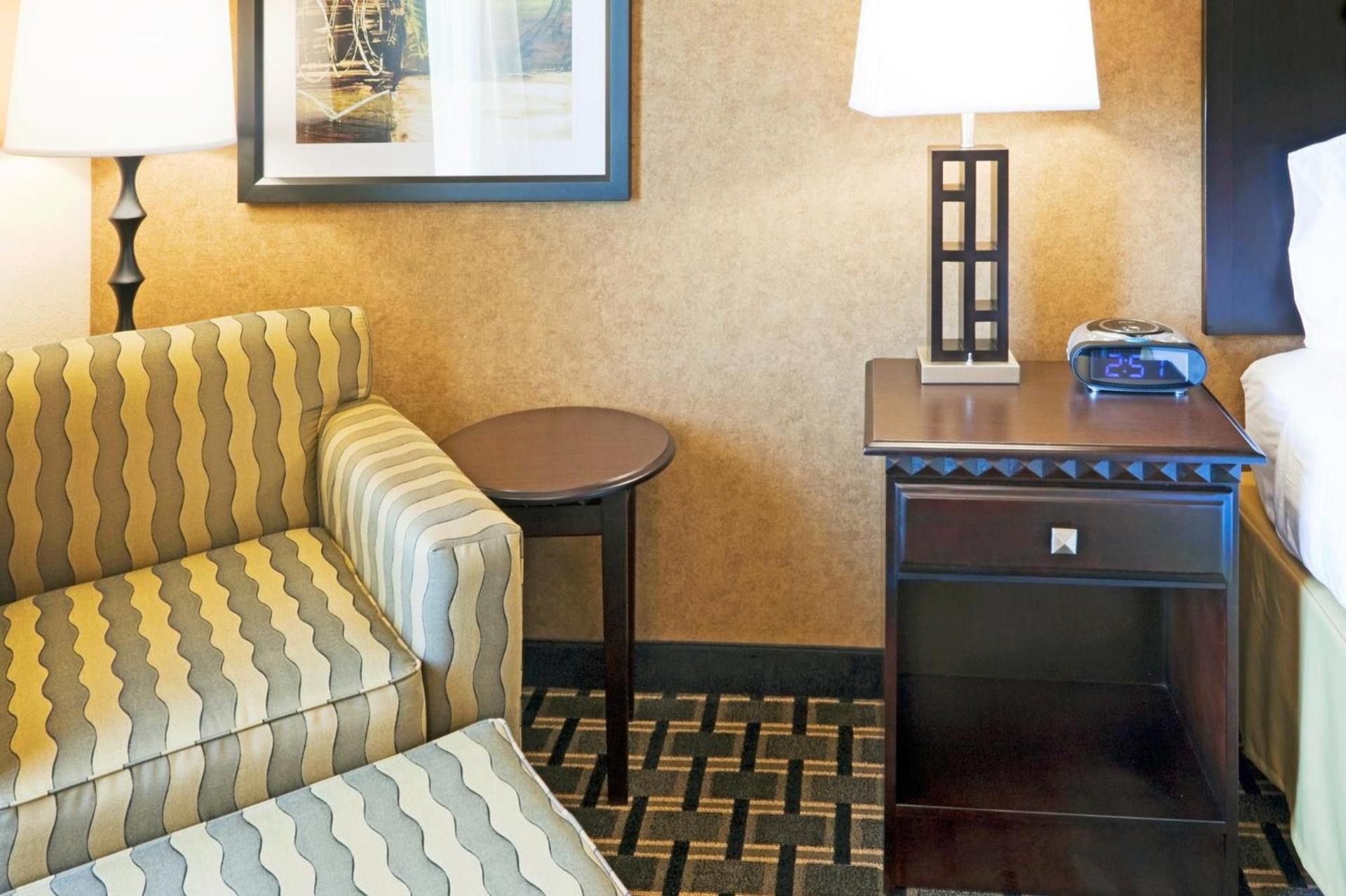 Holiday Inn Express Hotel & Suites Ennis by IHG photo 37