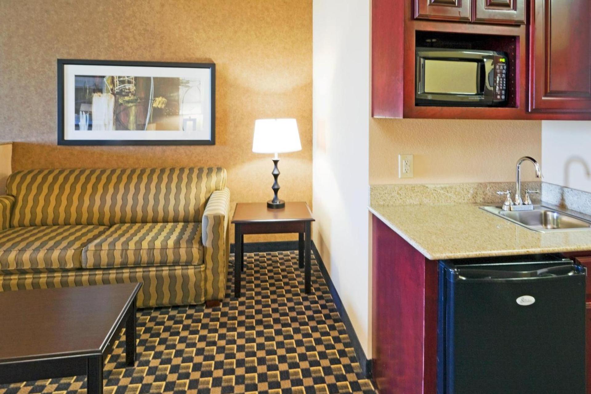 Holiday Inn Express Hotel & Suites Ennis by IHG photo 21