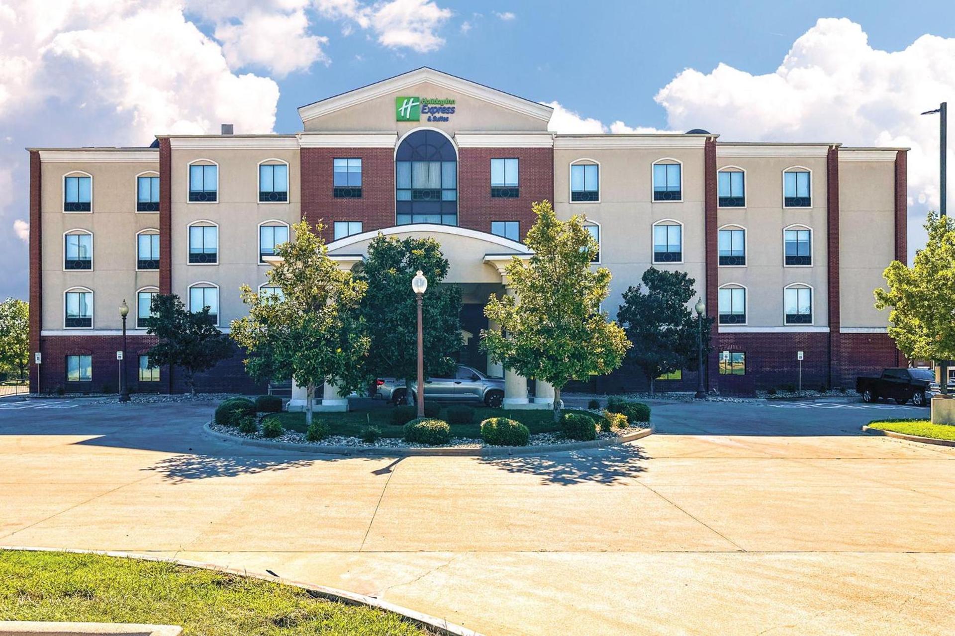 Holiday Inn Express Hotel & Suites Ennis by IHG photo 43