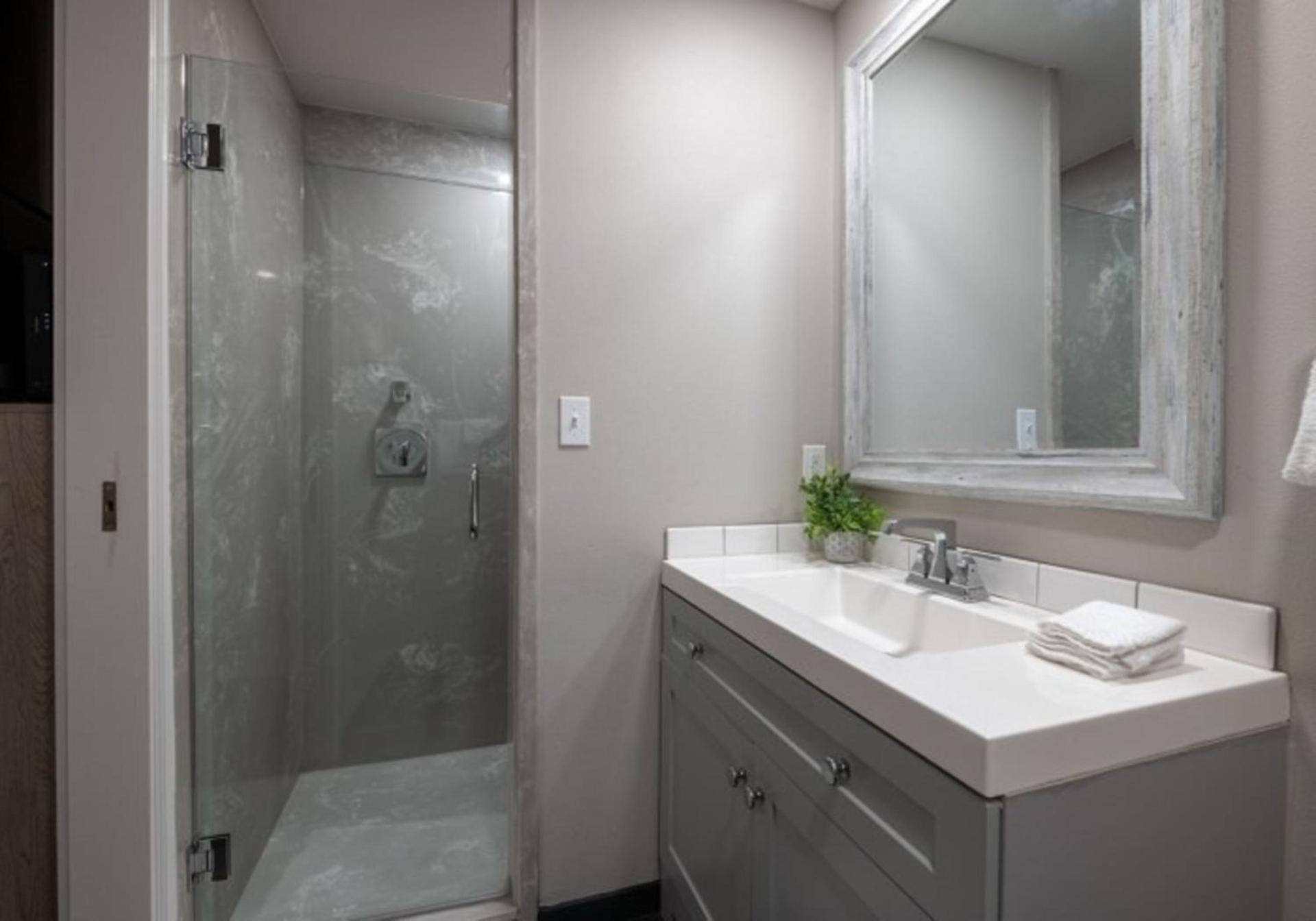 Bywater Suite Hotel photo 93