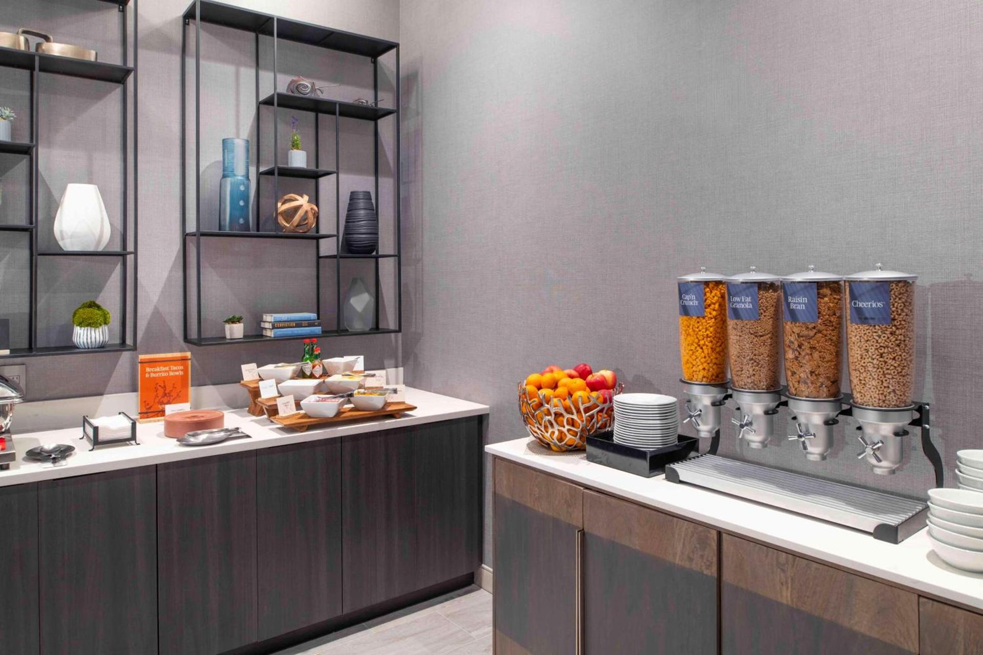 Homewood Suites By Hilton Boston Logan Airport Chelsea photo 6