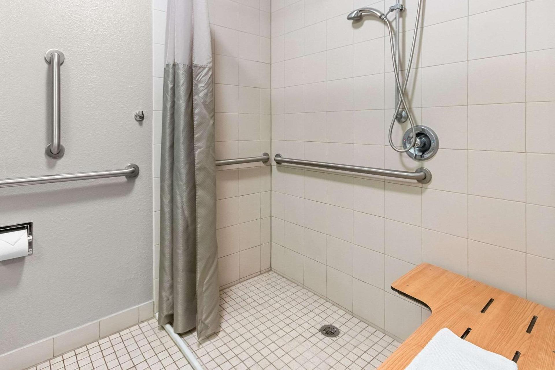 Econo Lodge photo 27