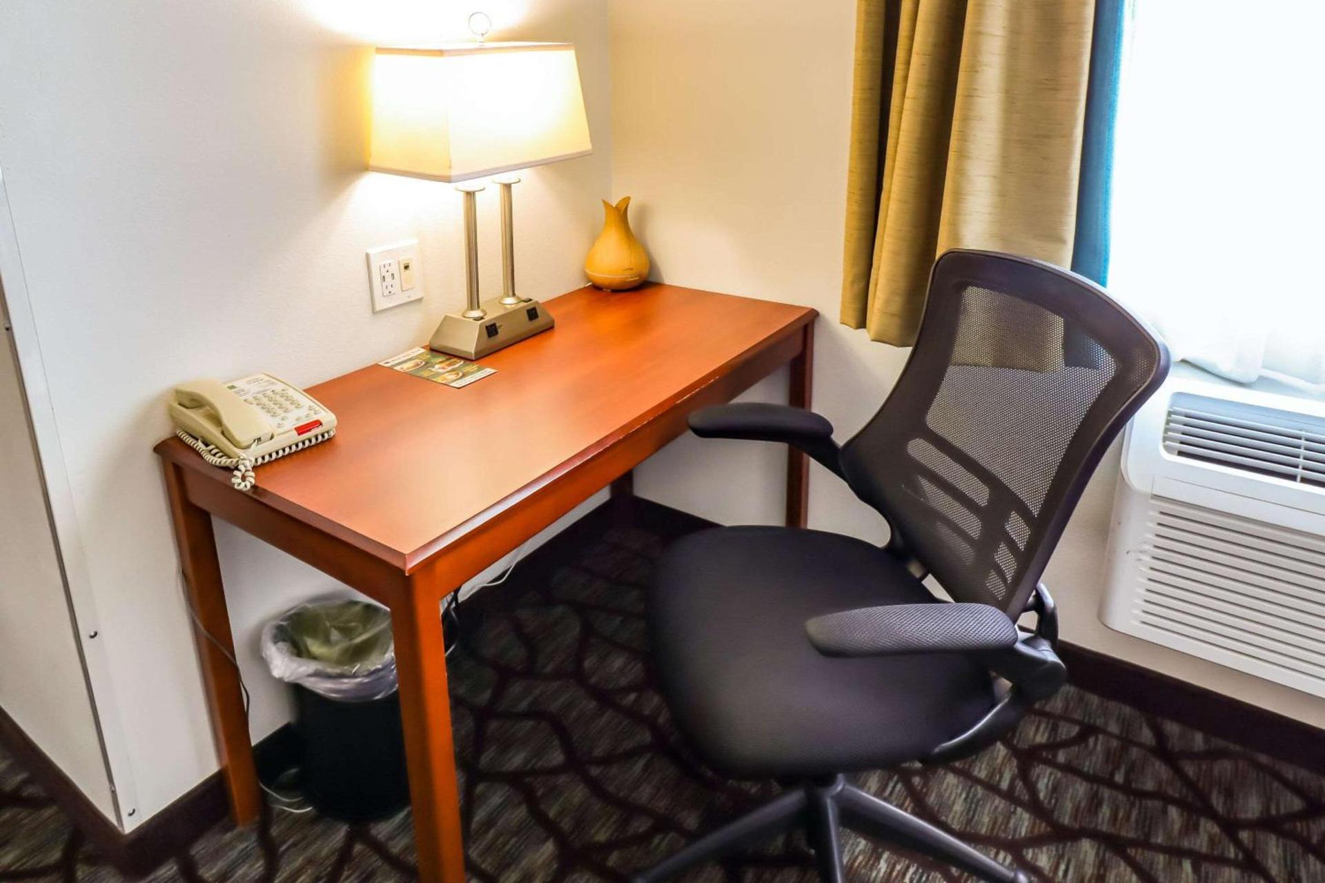 Quality Inn & Suites Sequim at Olympic National Park photo 13