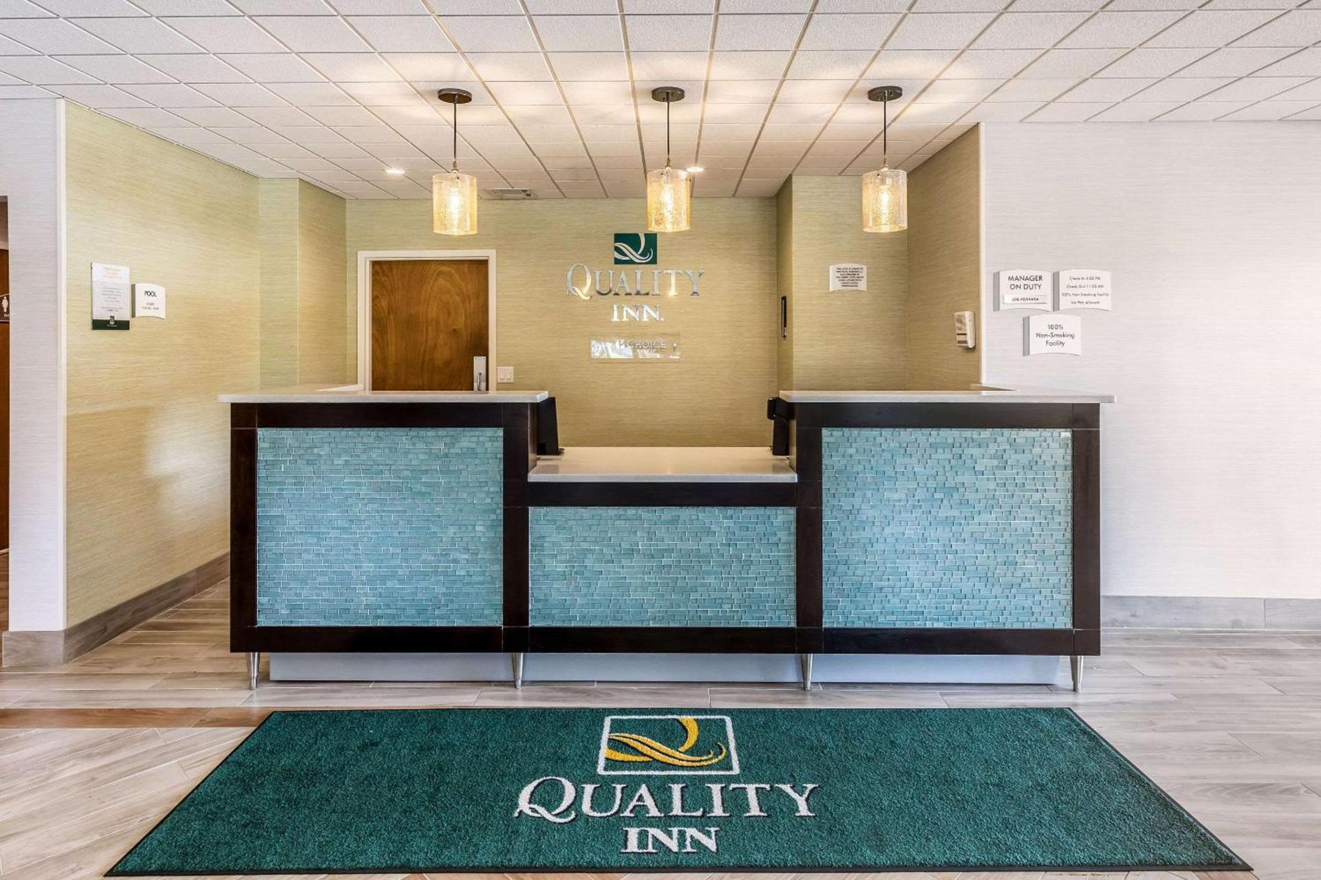 Quality Inn Palm Beach International Airport photo 2