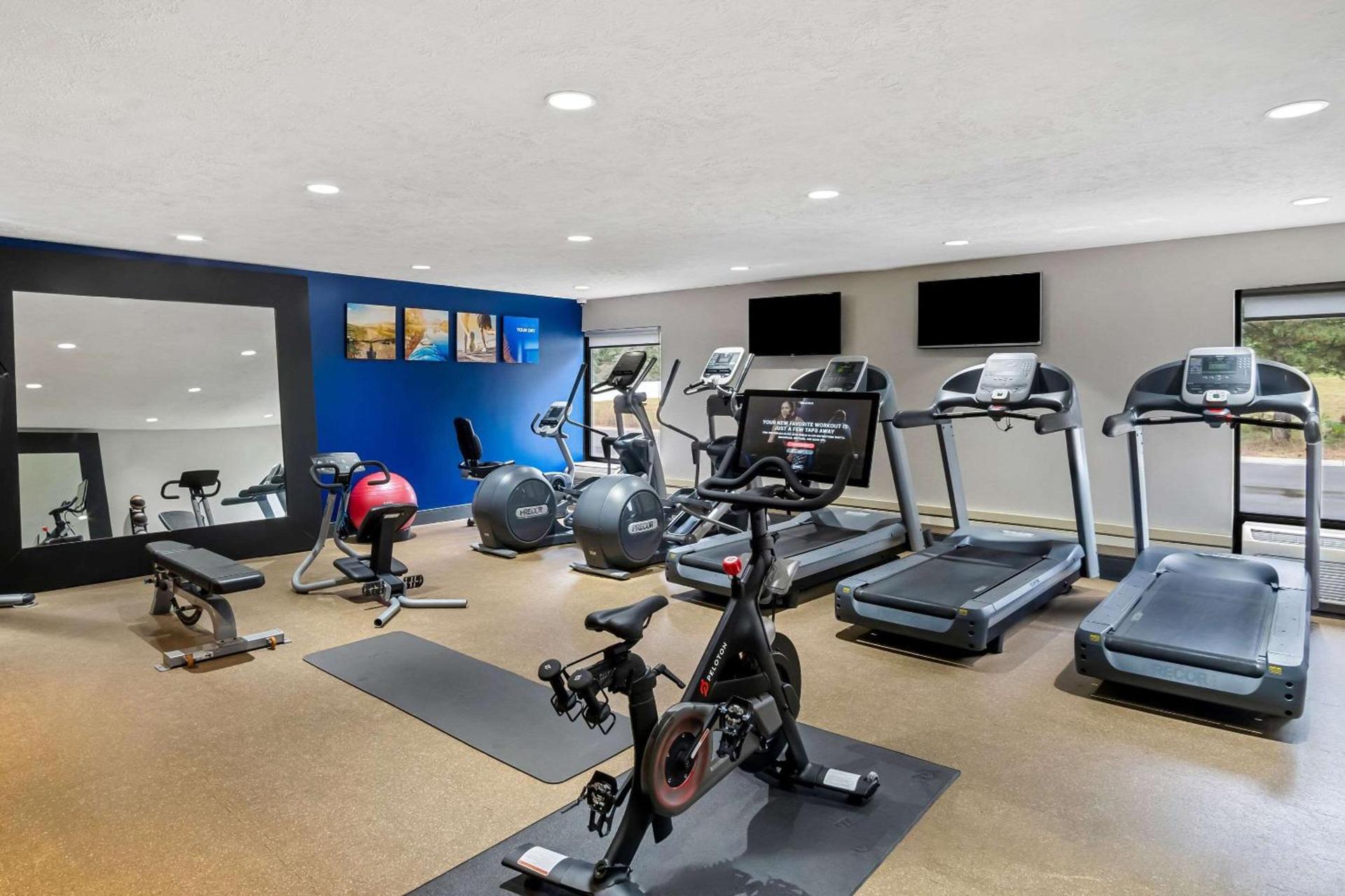 Comfort Inn Cadillac photo 18