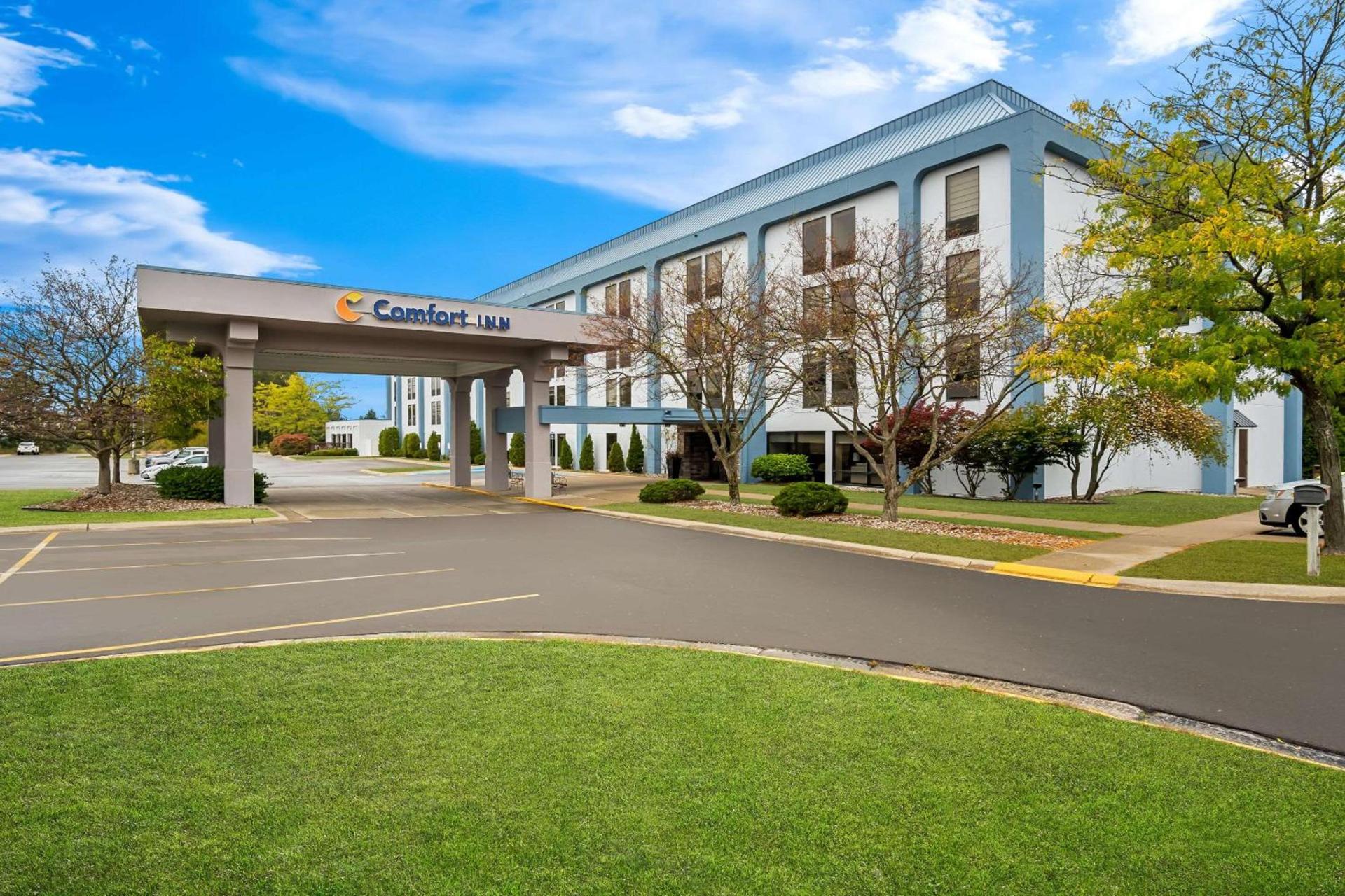 Comfort Inn Cadillac photo 2