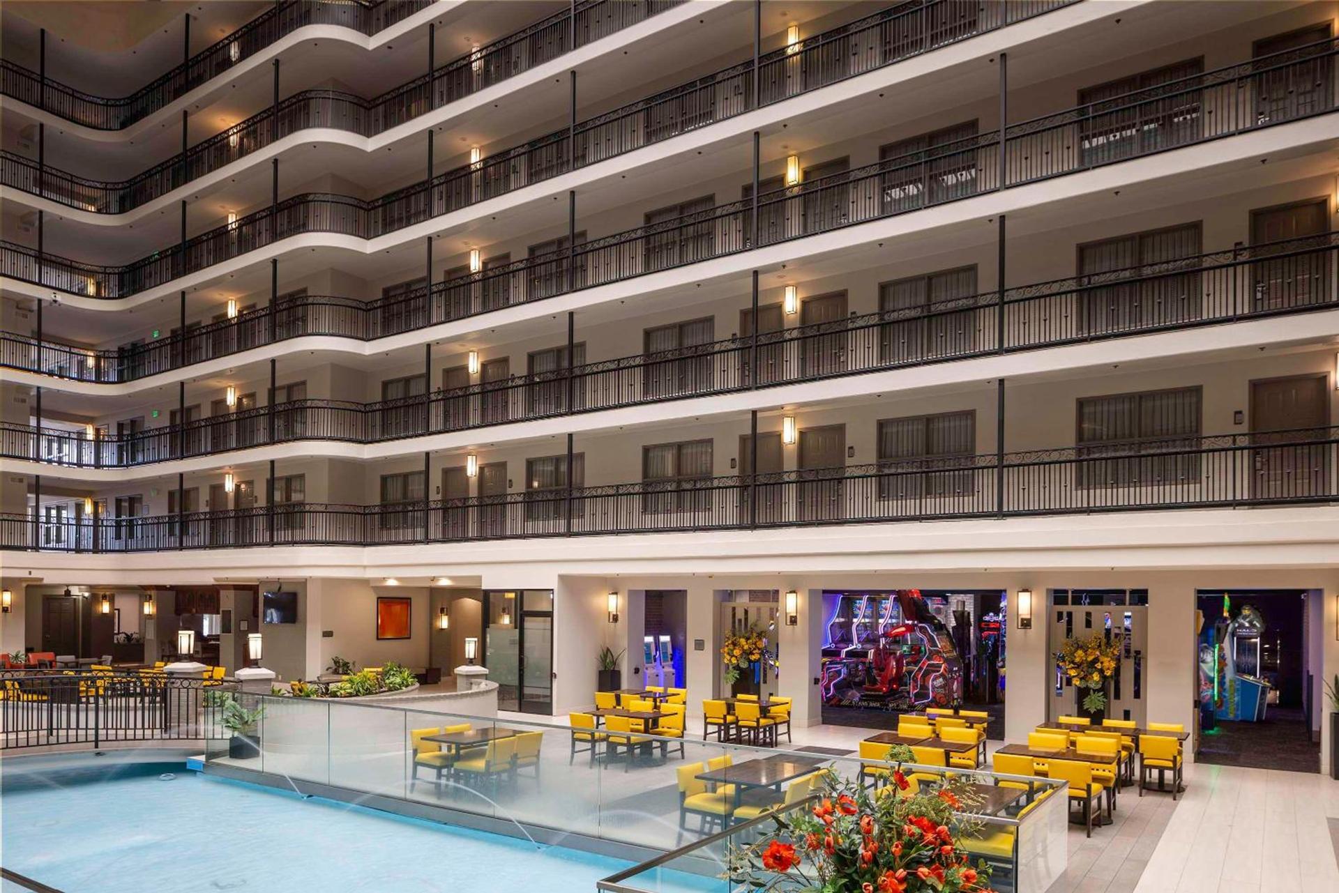 Embassy Suites by Hilton Anaheim North photo 8