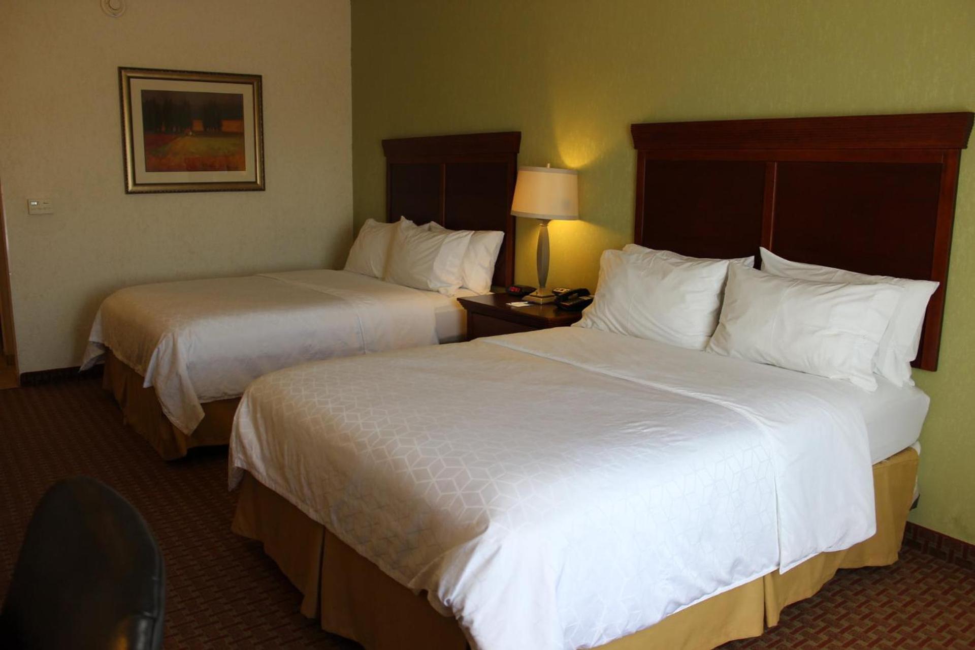 Holiday Inn Express Hotel & Suites Center by IHG photo 33