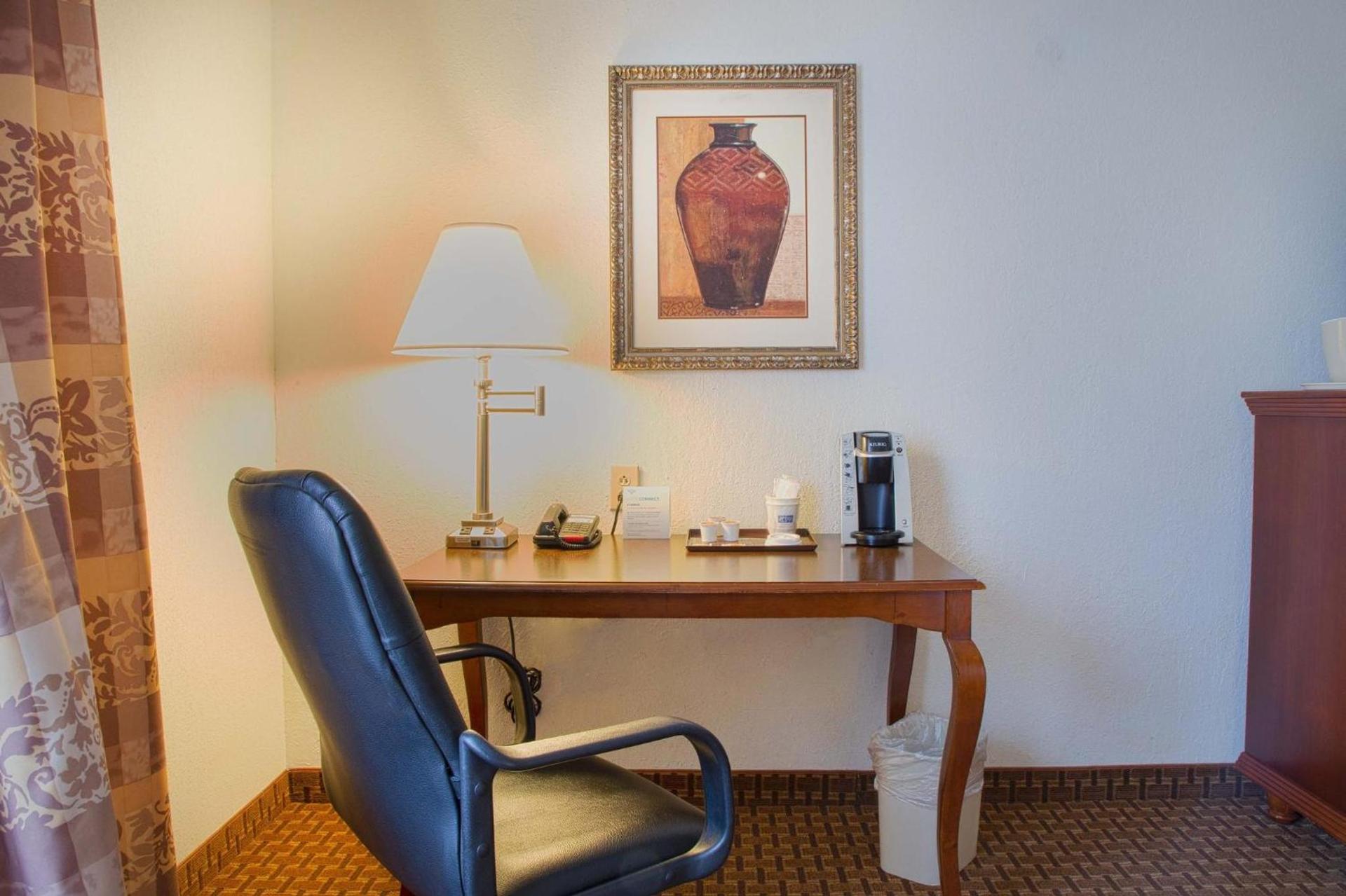 Holiday Inn Express Hotel & Suites Center by IHG photo 36