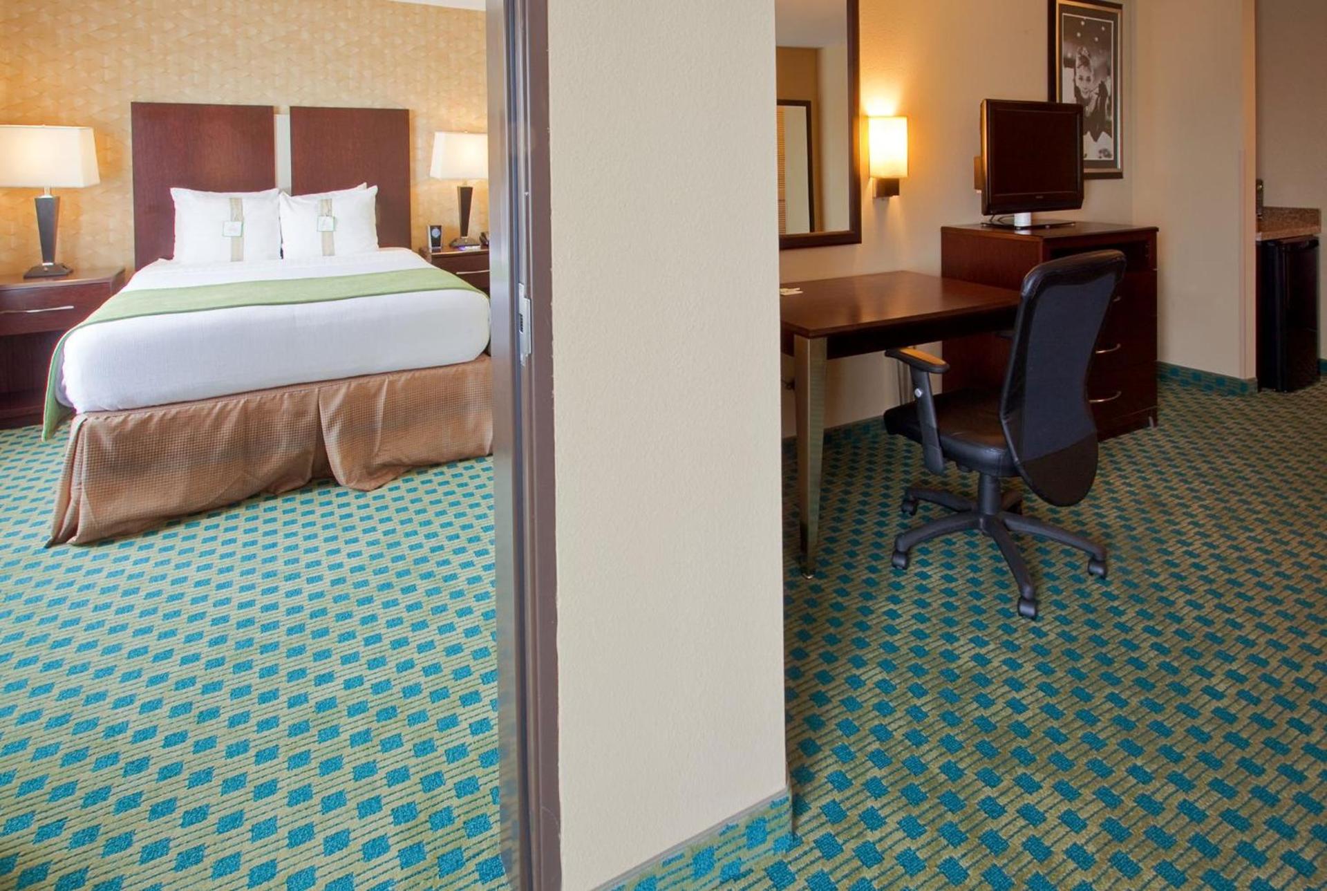 Doubletree By Hilton Fort Worth Fossil Creek photo 2