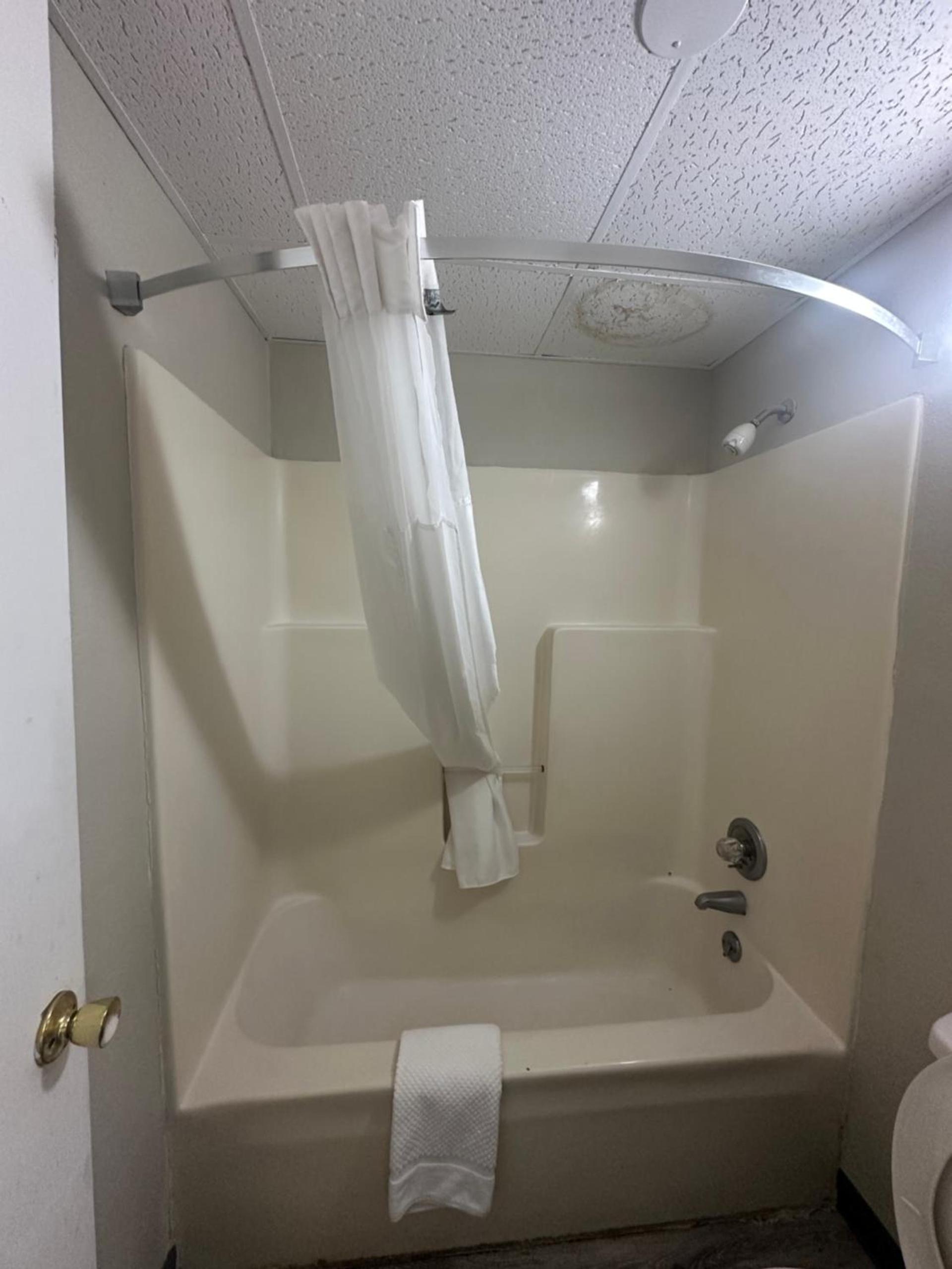Regal Inn Guntersville Hwy 431 photo 13