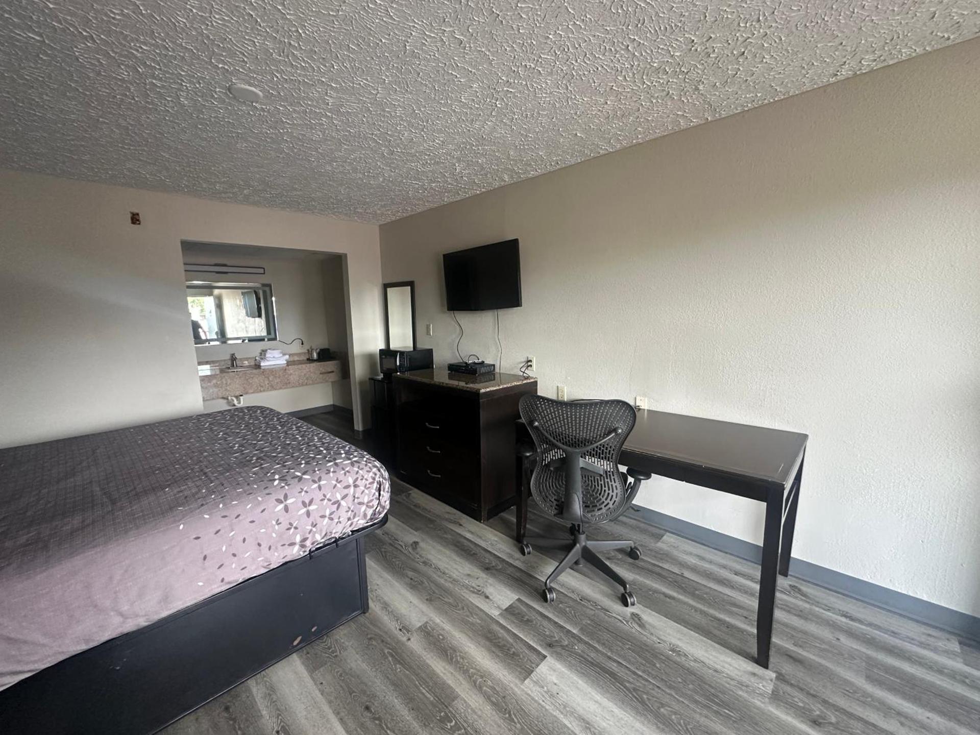 Regal Inn Guntersville Hwy 431 photo 9