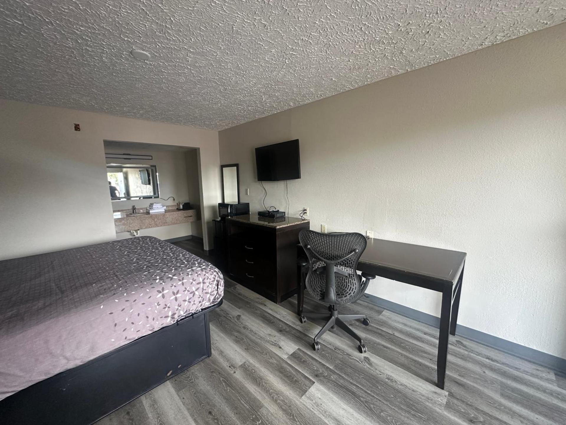 Regal Inn Guntersville Hwy 431 photo 8