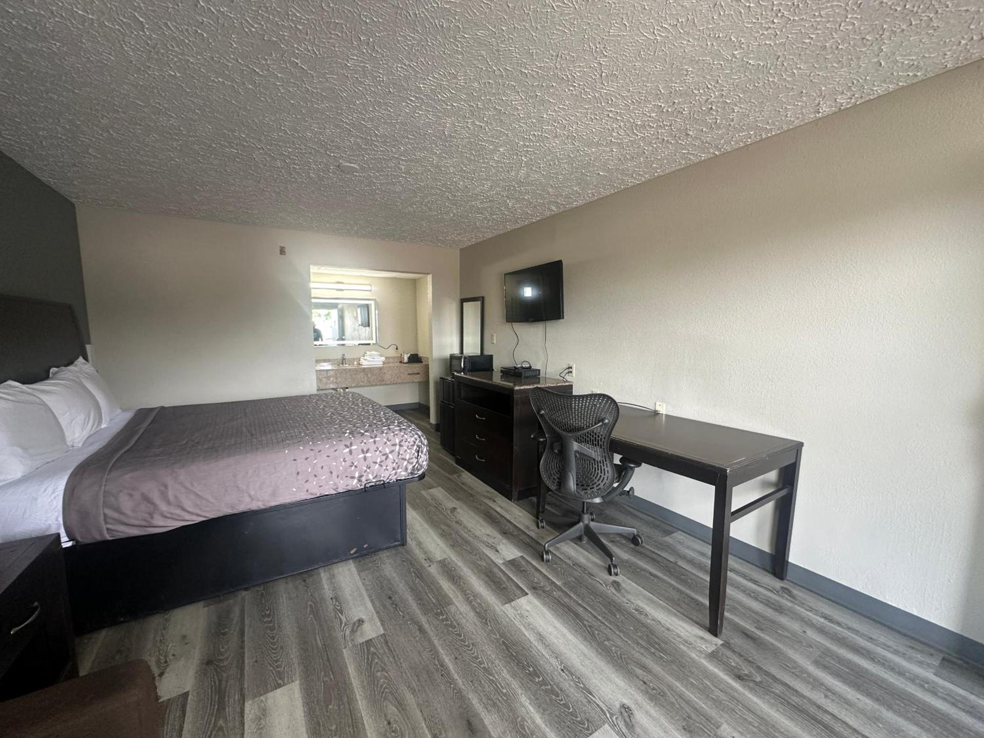 Regal Inn Guntersville Hwy 431 photo 10