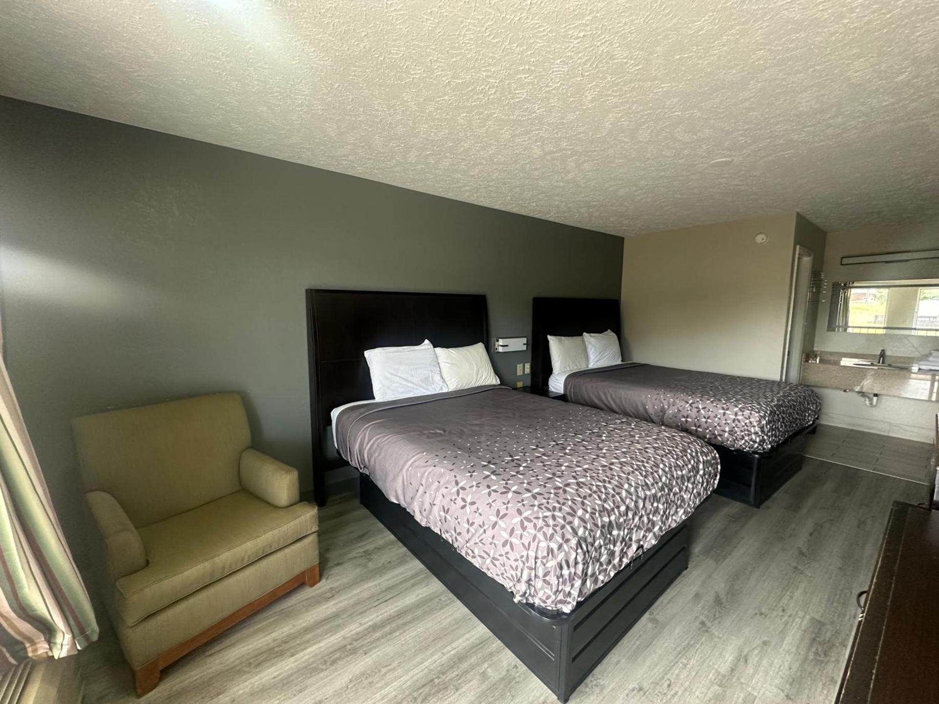 Regal Inn Guntersville Hwy 431 photo 16